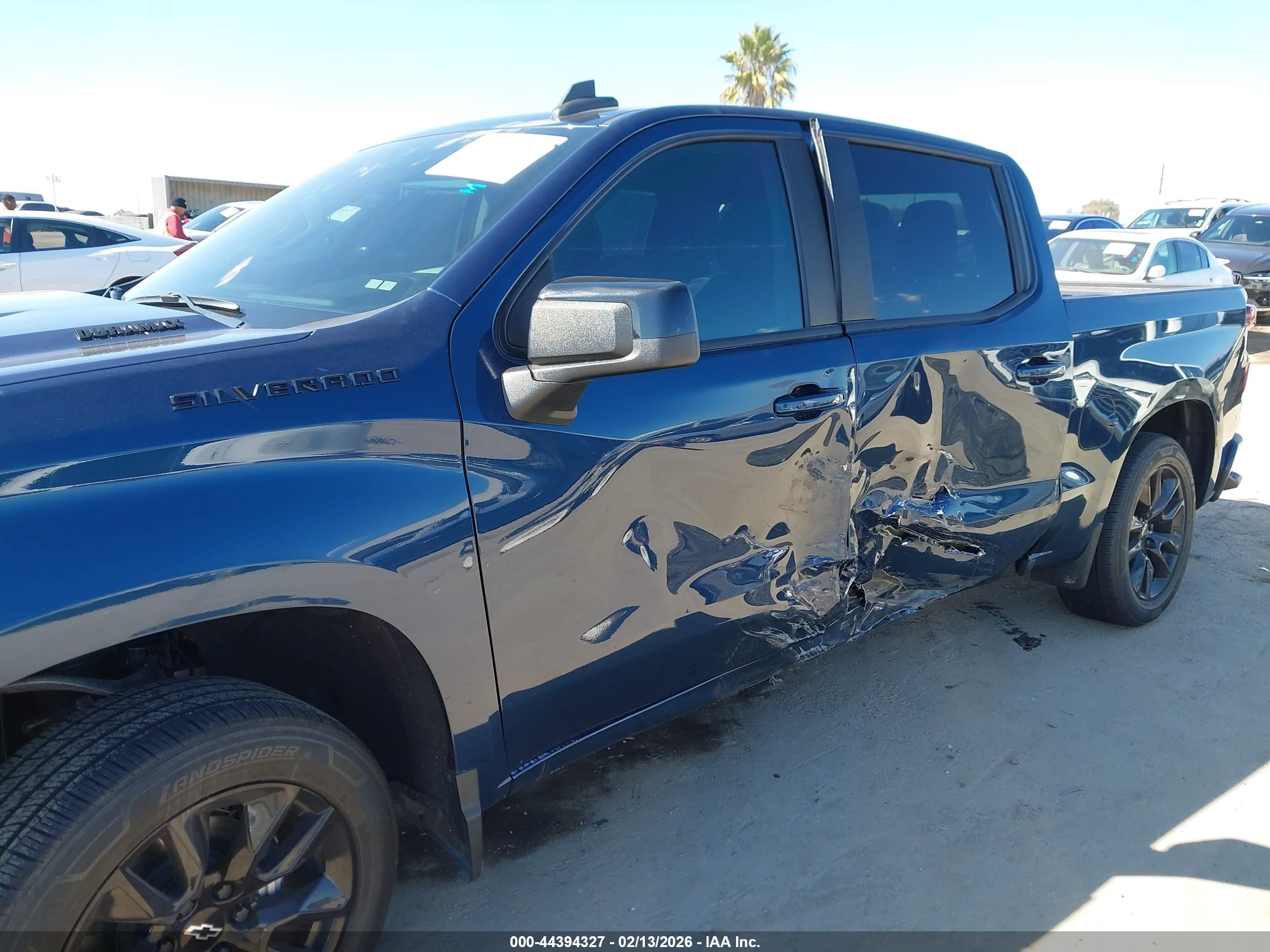 CHEVROLET SILVERADO image 6