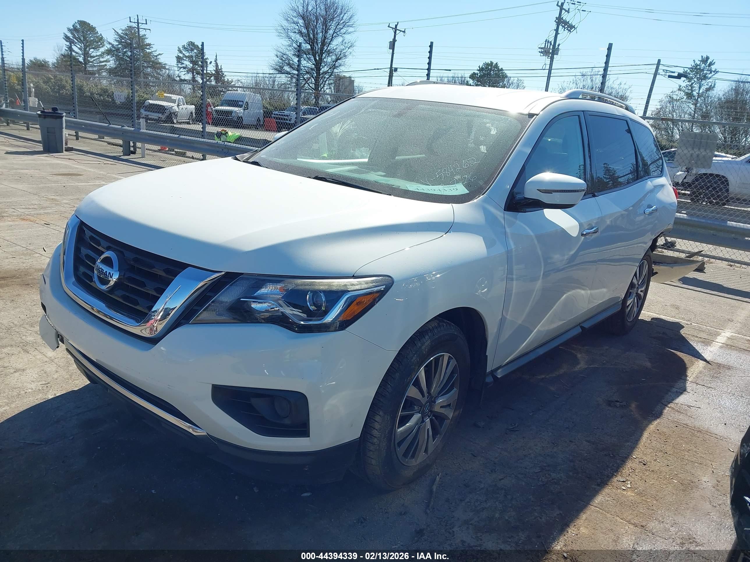 NISSAN PATHFINDER image 2