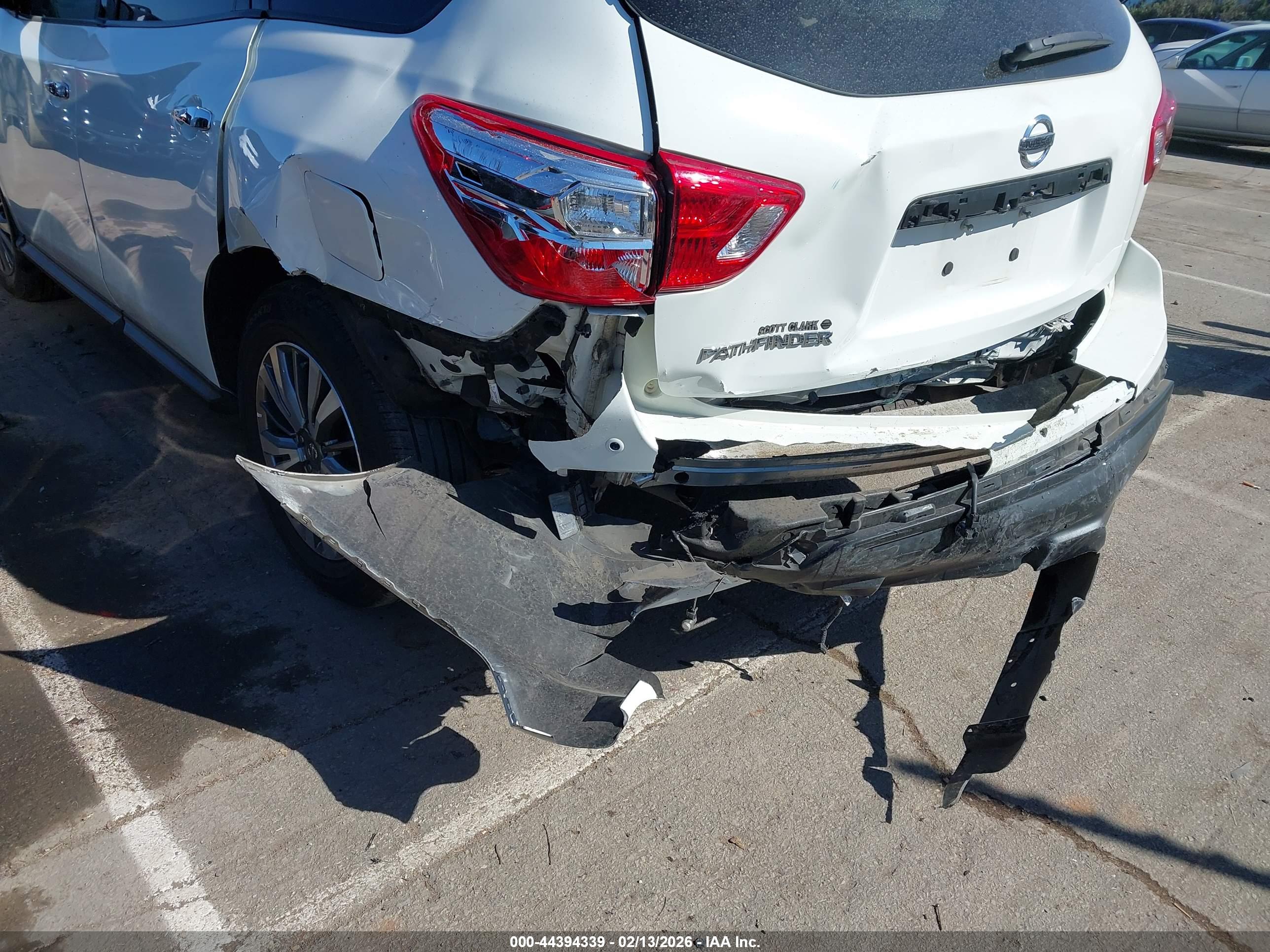 NISSAN PATHFINDER image 6