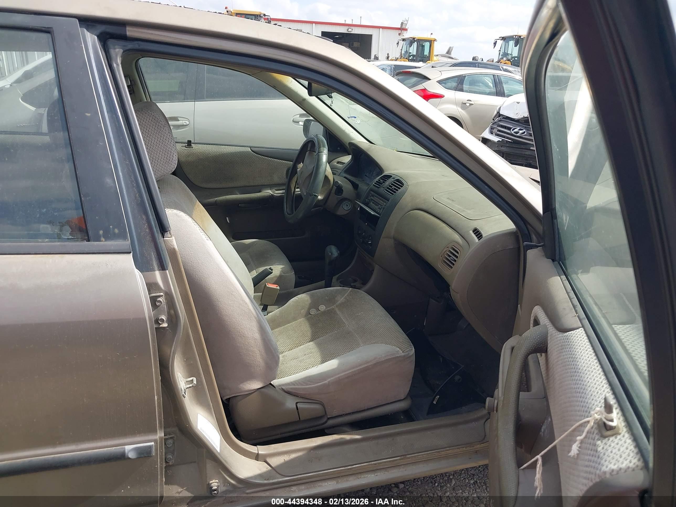 MAZDA PROTEGE image 5
