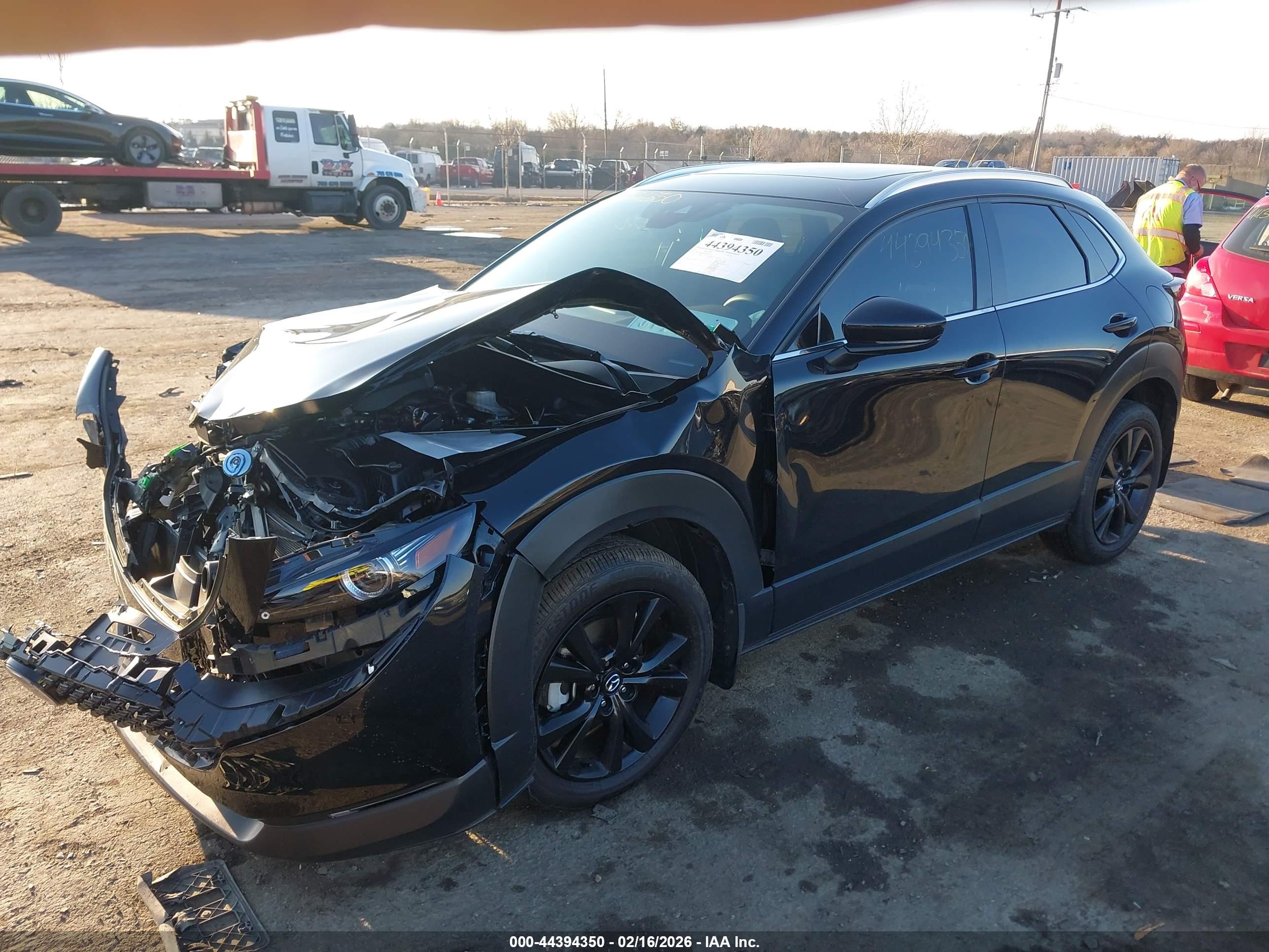 MAZDA CX-30 image 2