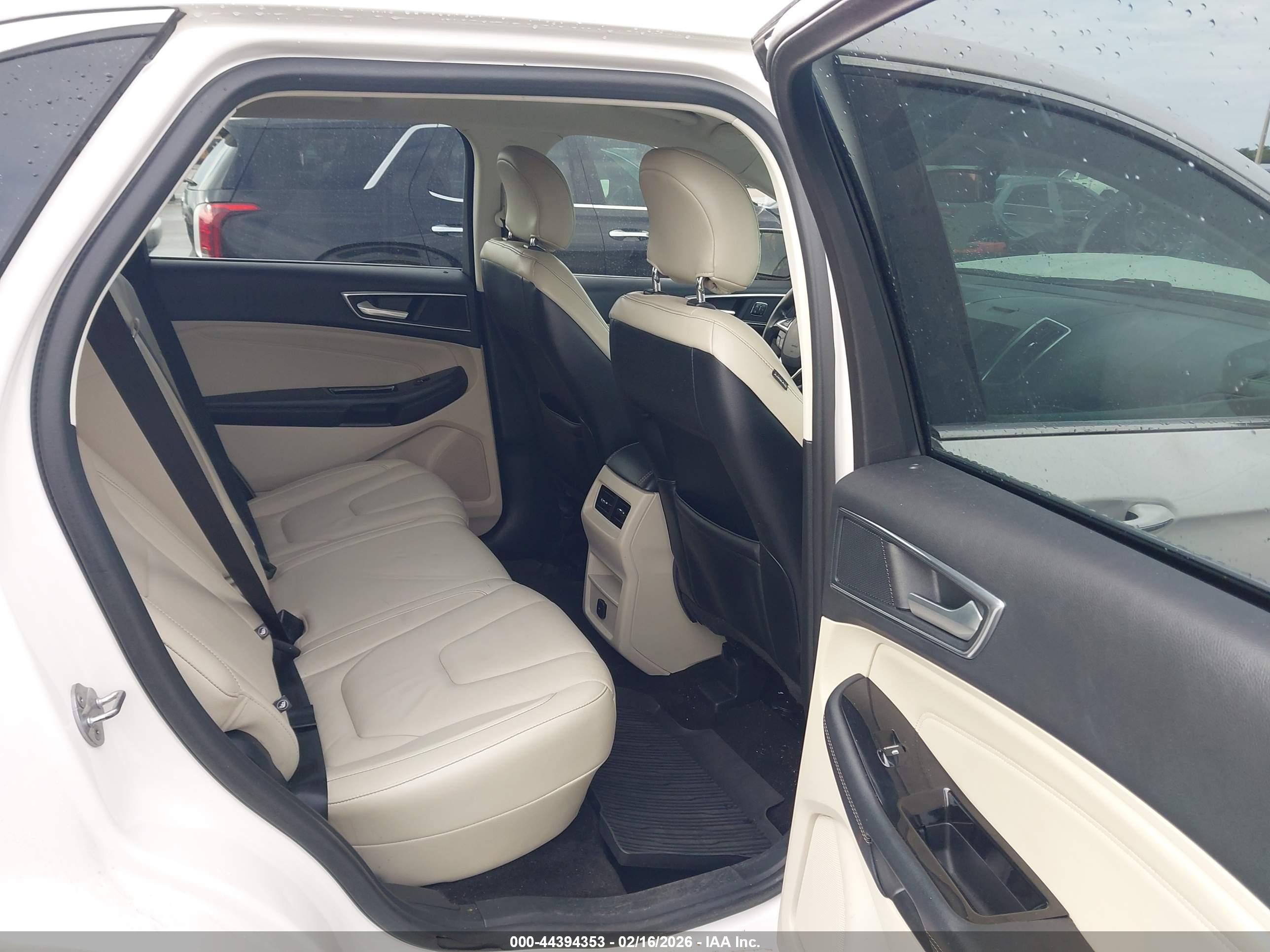 FORD EDGE image 8