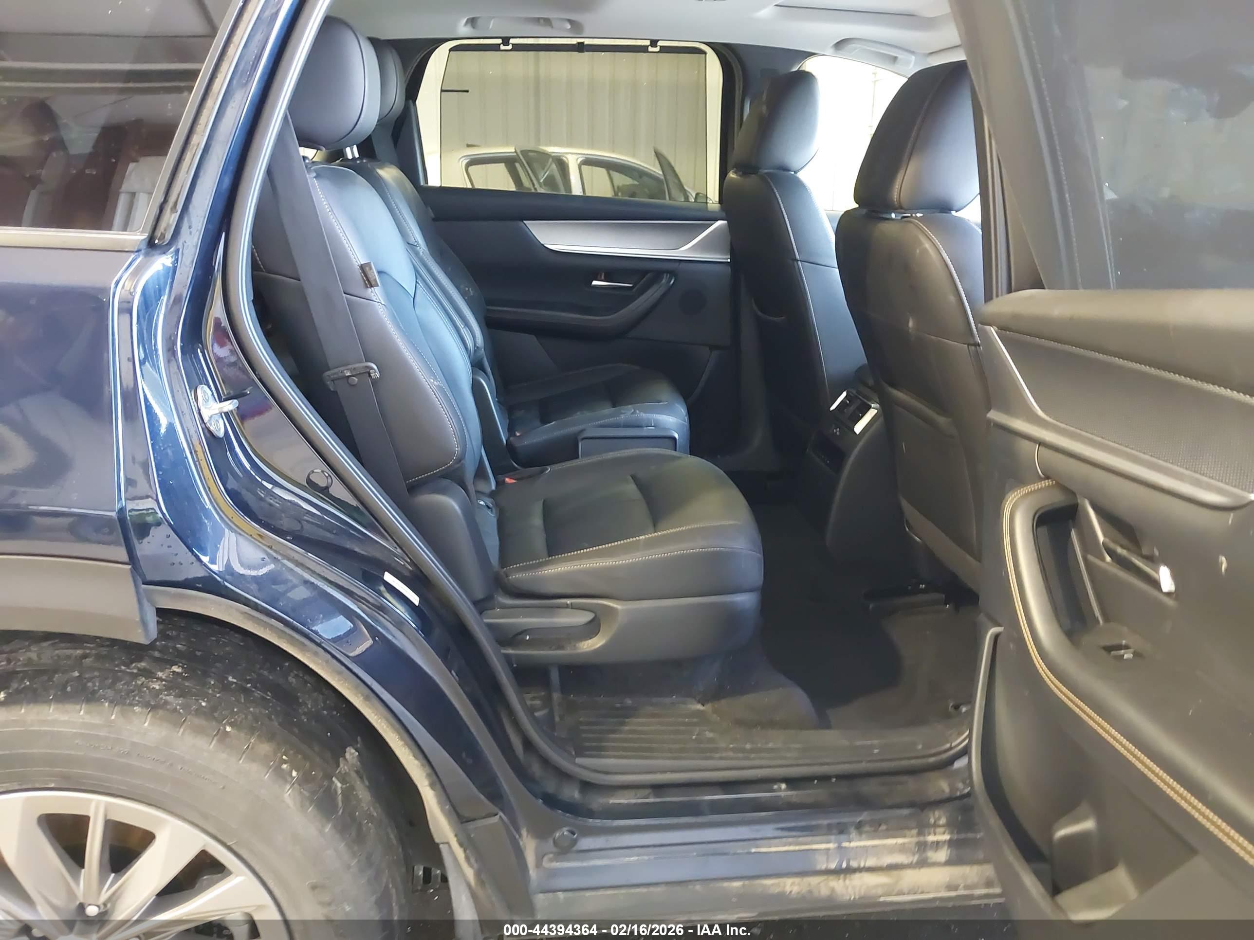 MAZDA CX-90 image 8