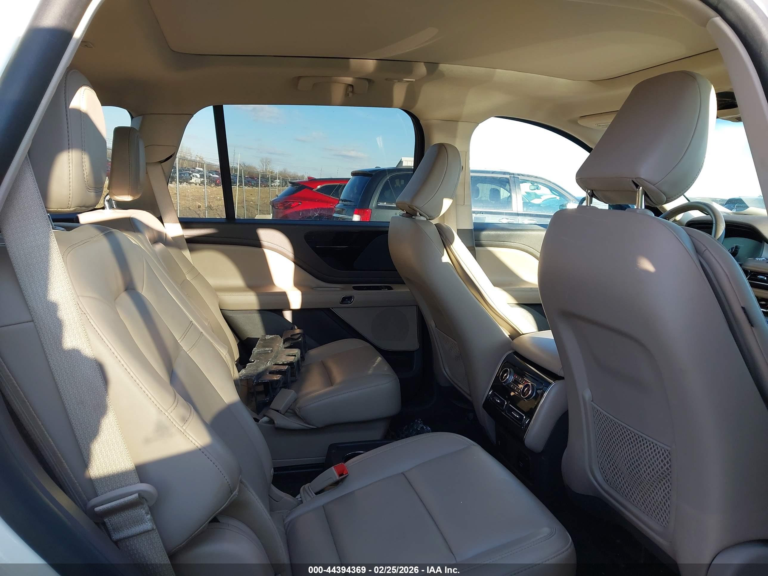 LINCOLN AVIATOR image 8