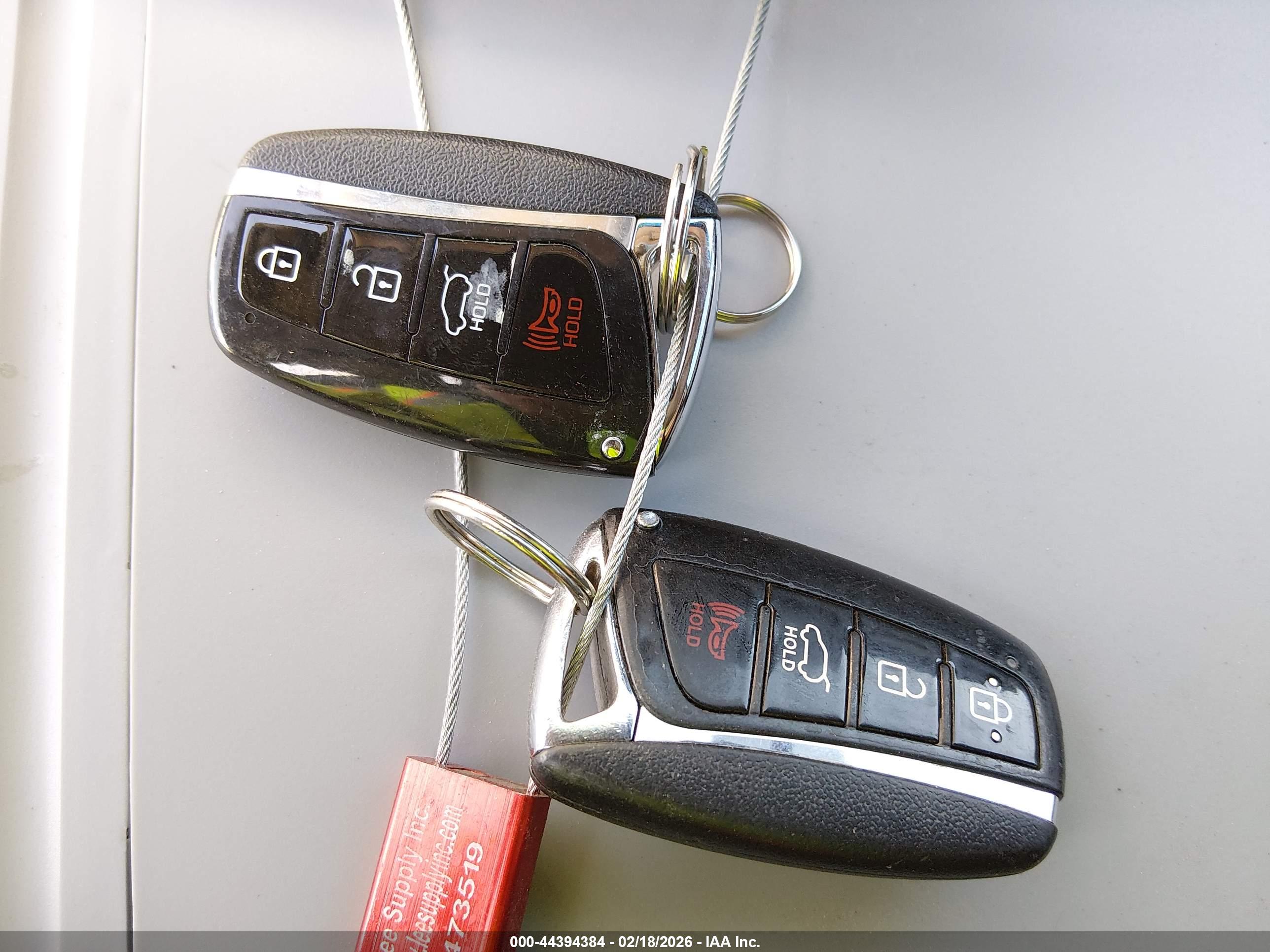 HYUNDAI SANTA image 11