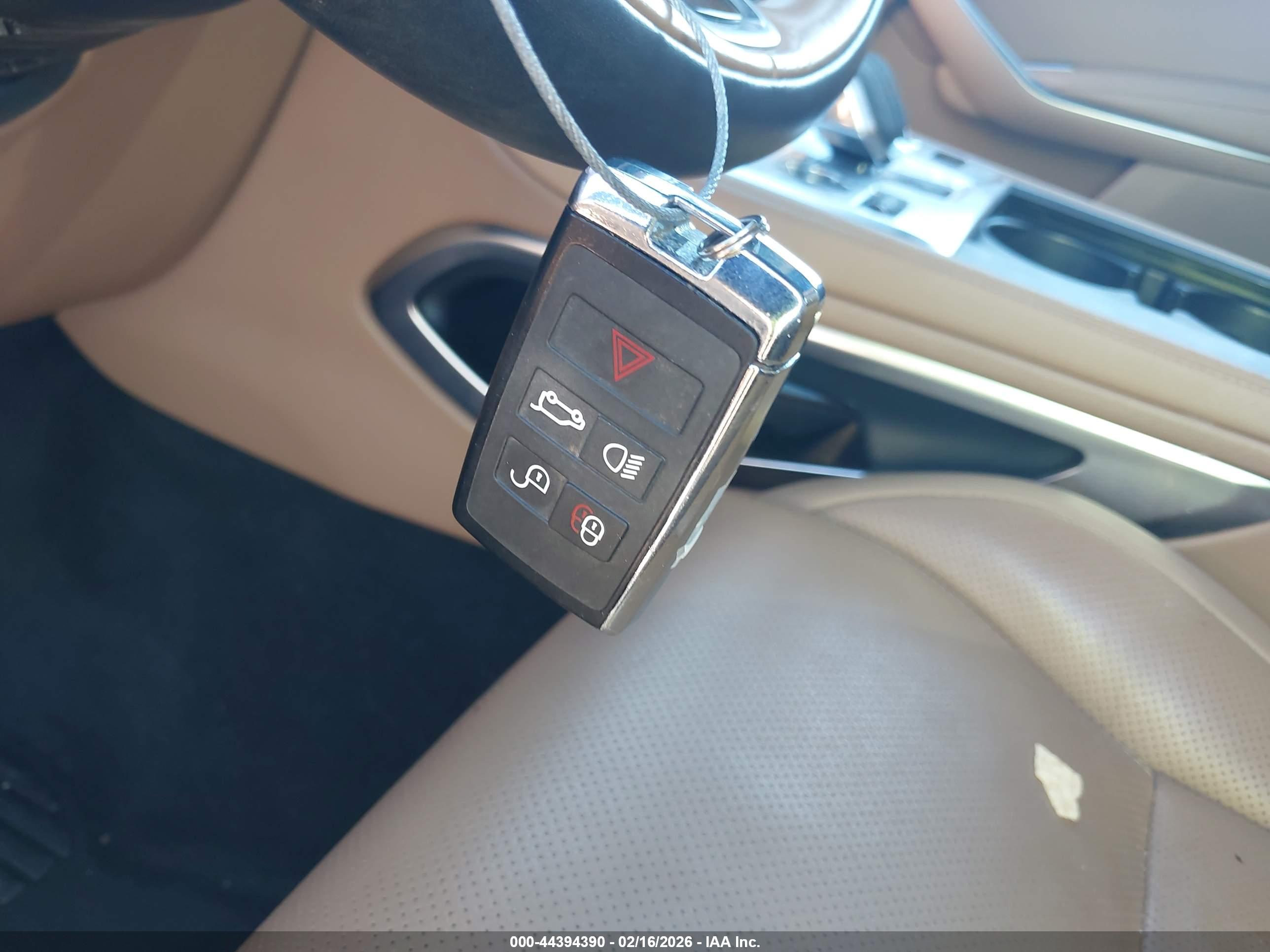 JAGUAR F-PACE image 11