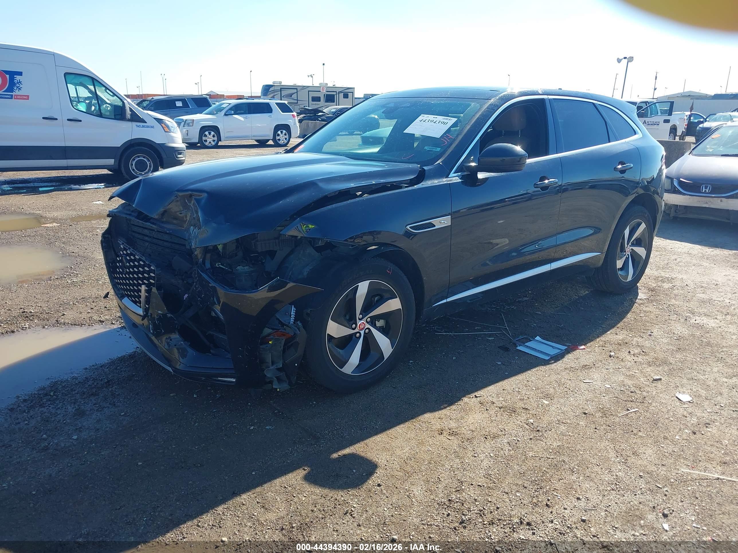 JAGUAR F-PACE image 2
