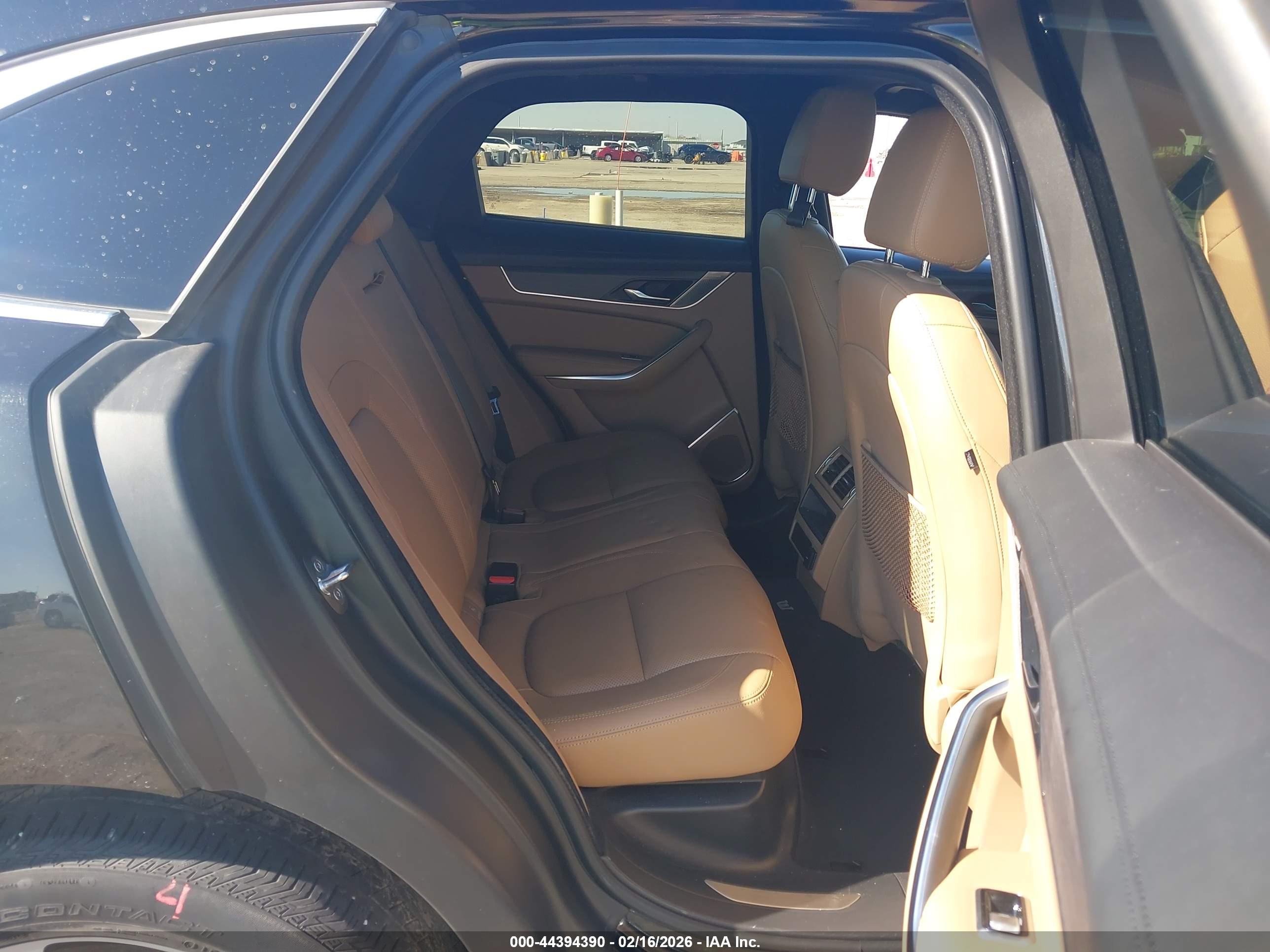 JAGUAR F-PACE image 8