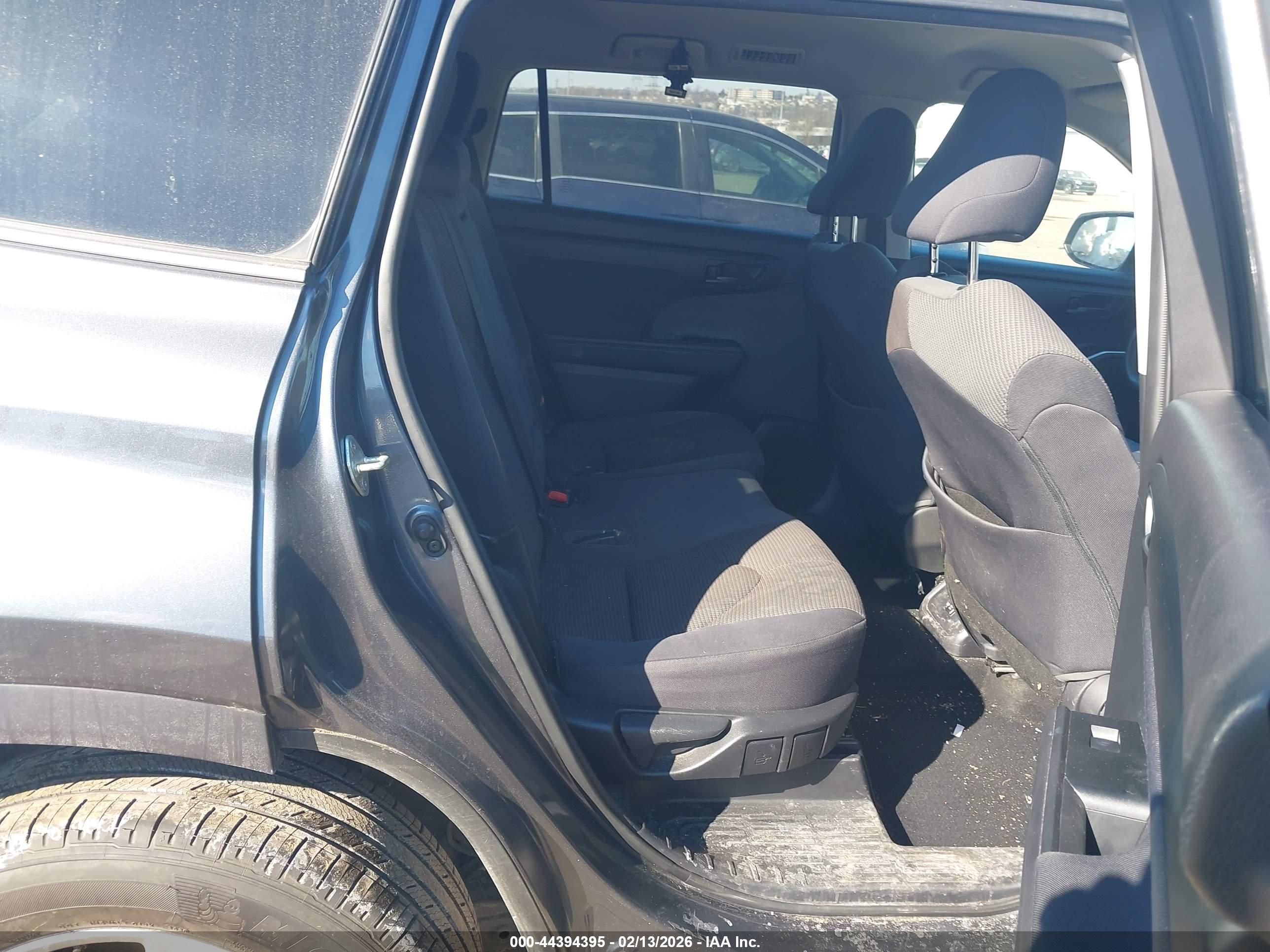 TOYOTA HIGHLANDER image 8