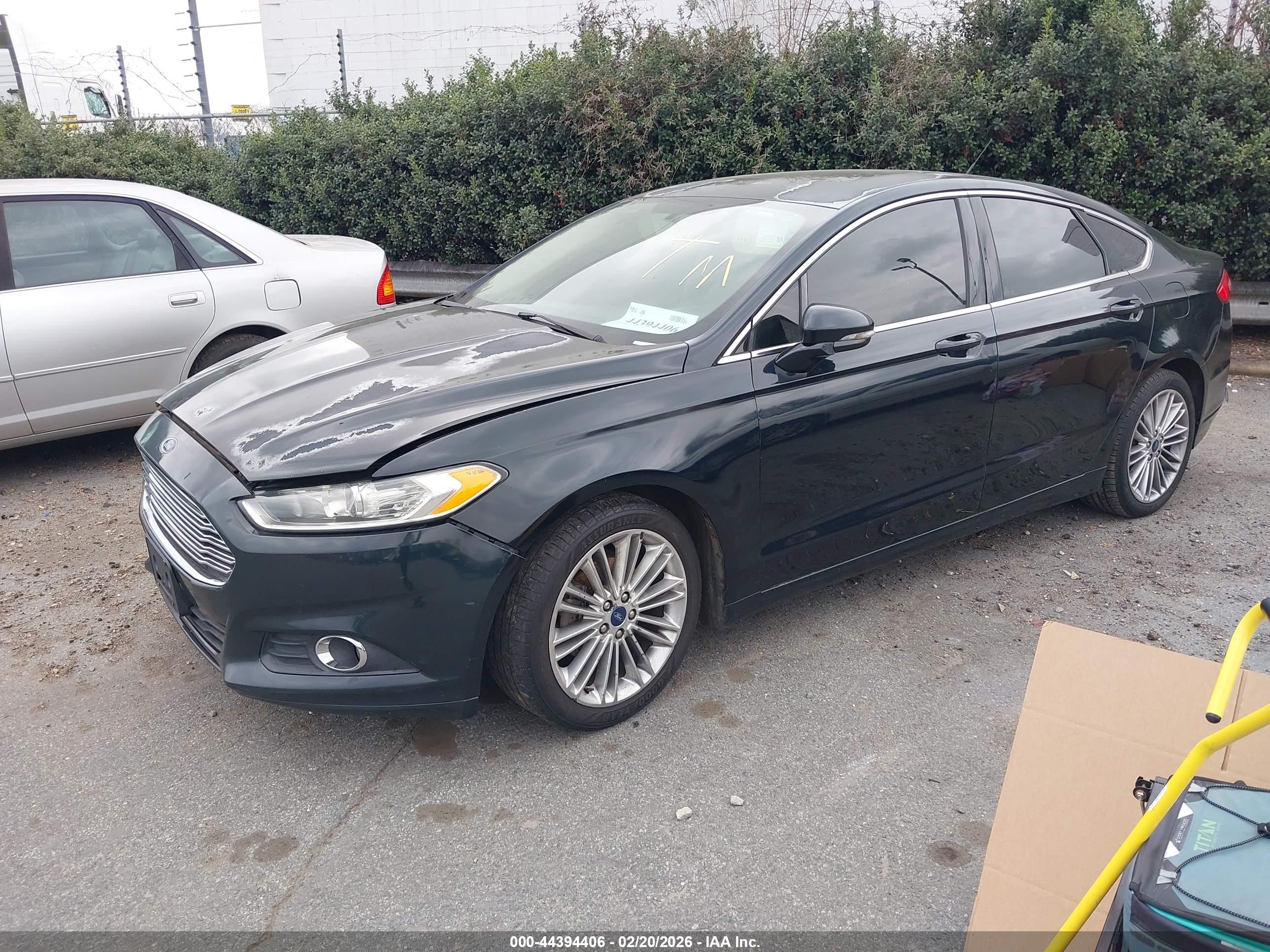 FORD FUSION image 2