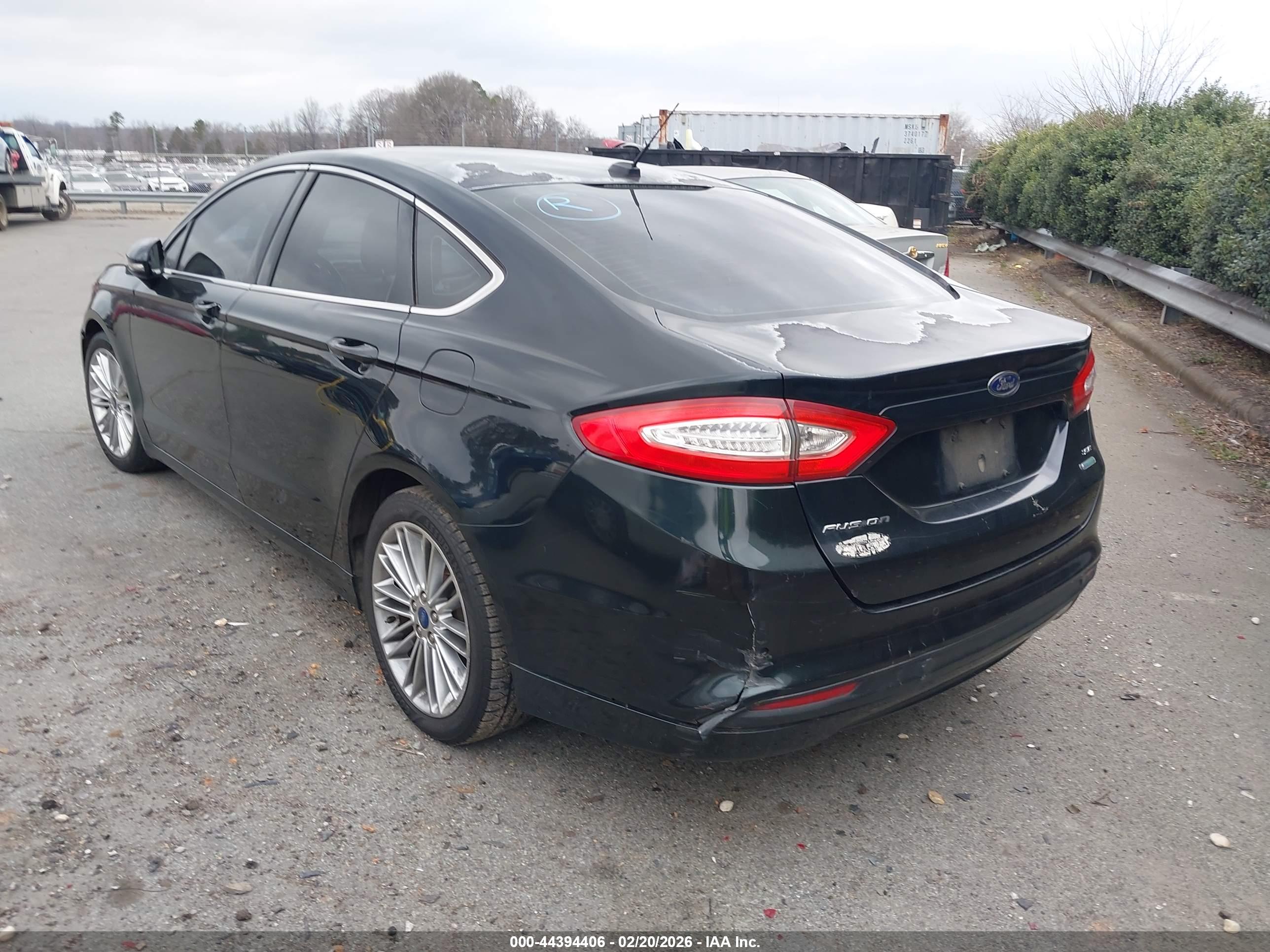 FORD FUSION image 3