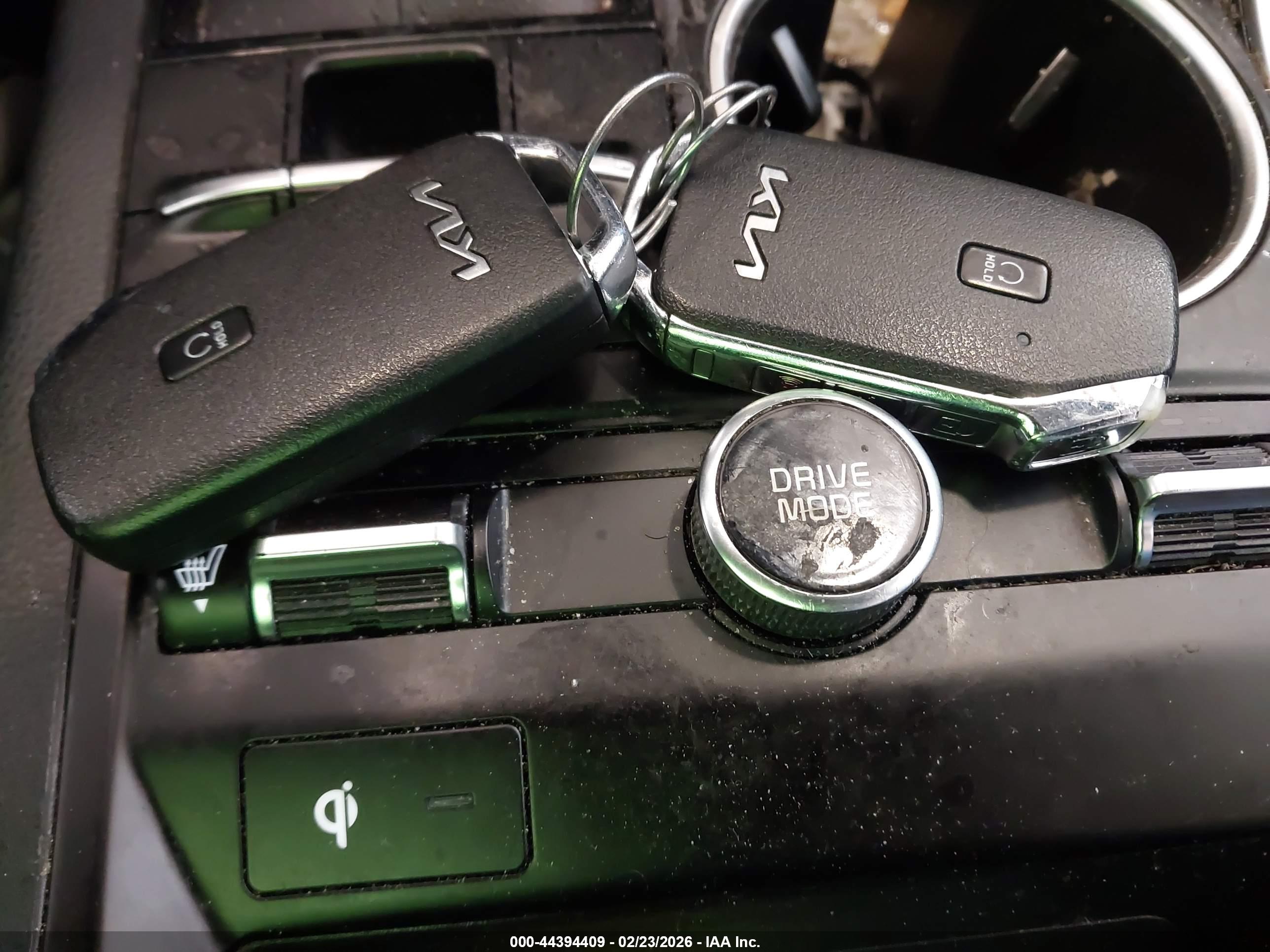 KIA K5 image 11