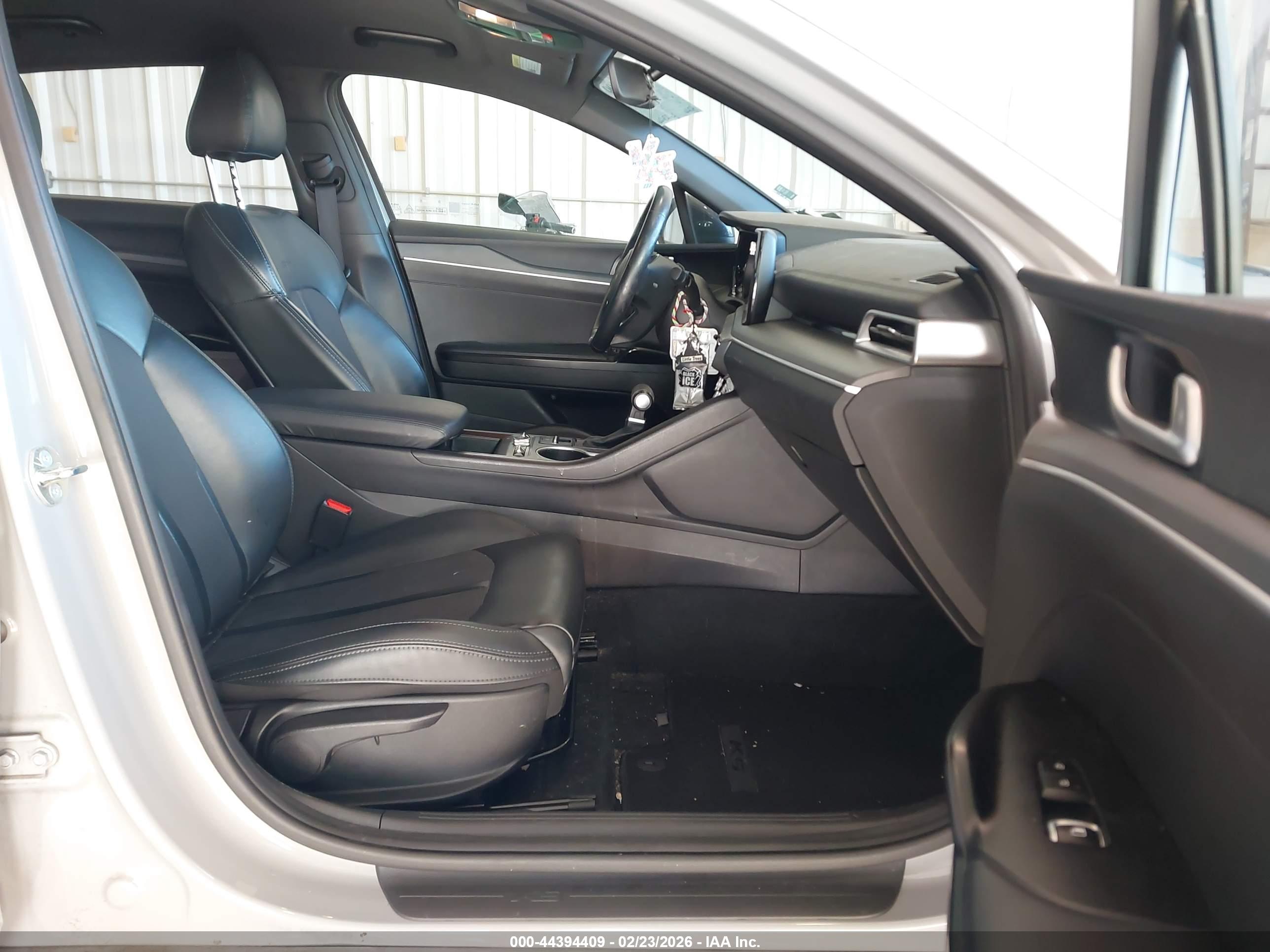 KIA K5 image 5