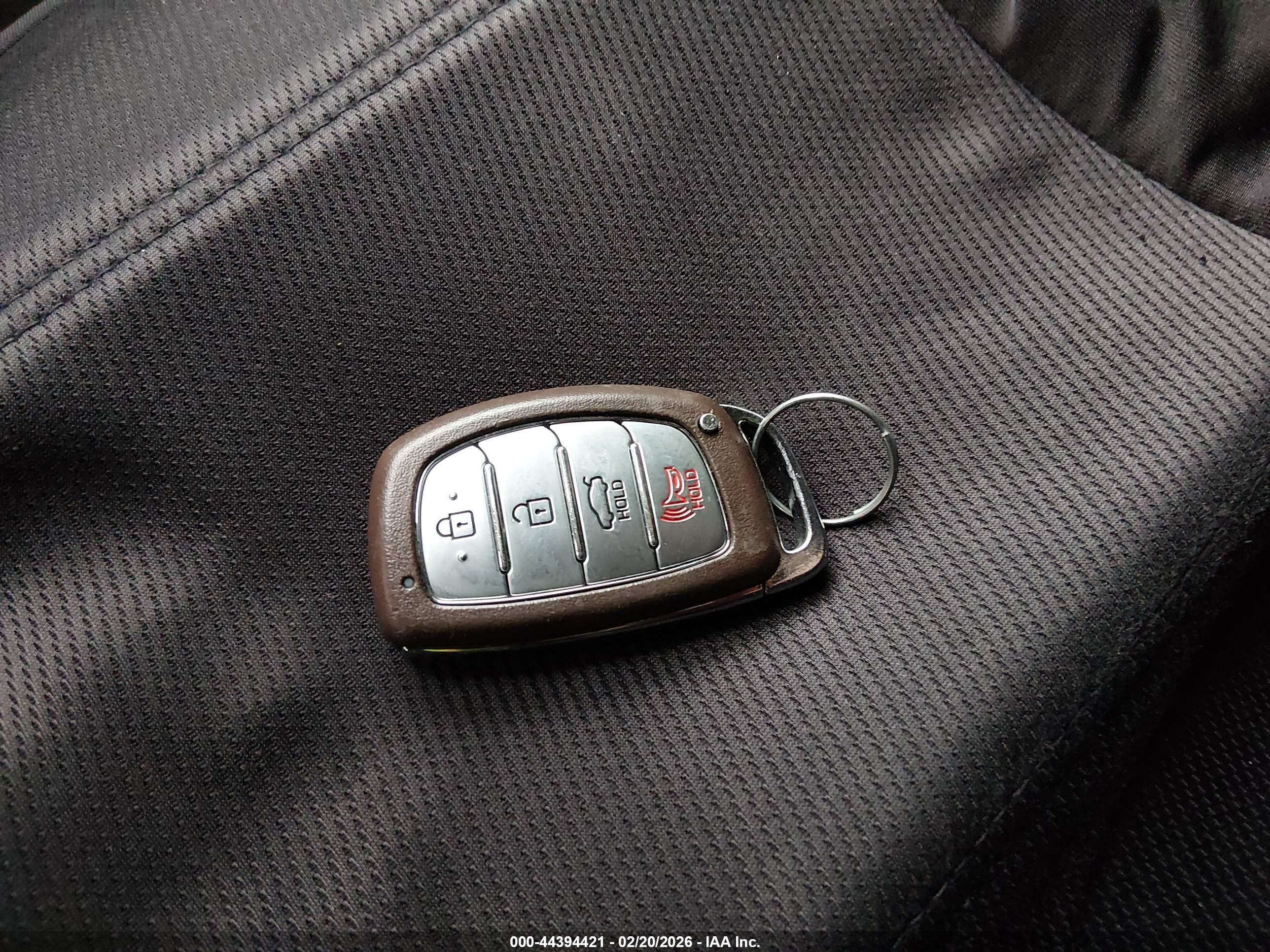 HYUNDAI ELANTRA image 11
