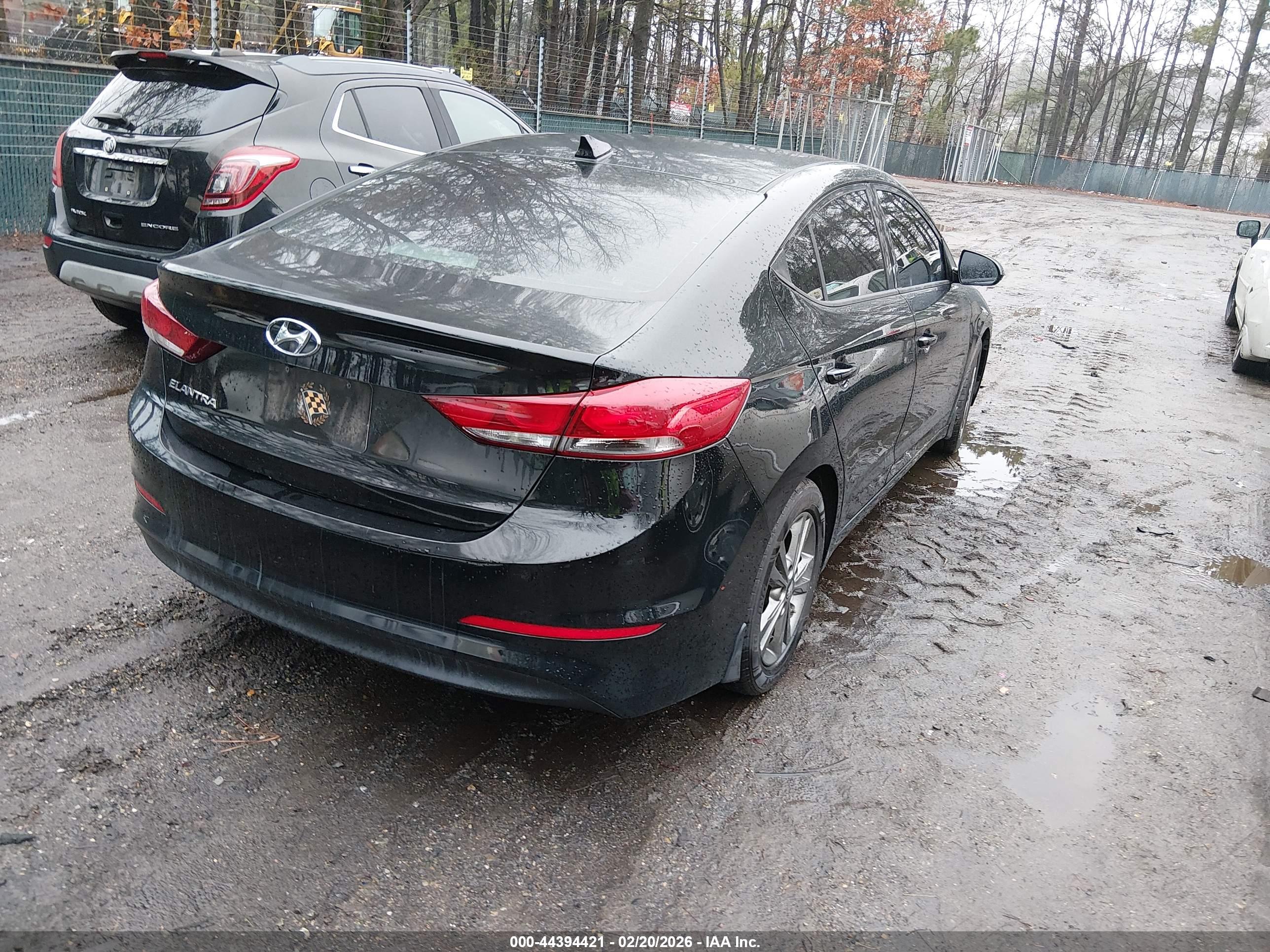 HYUNDAI ELANTRA image 4
