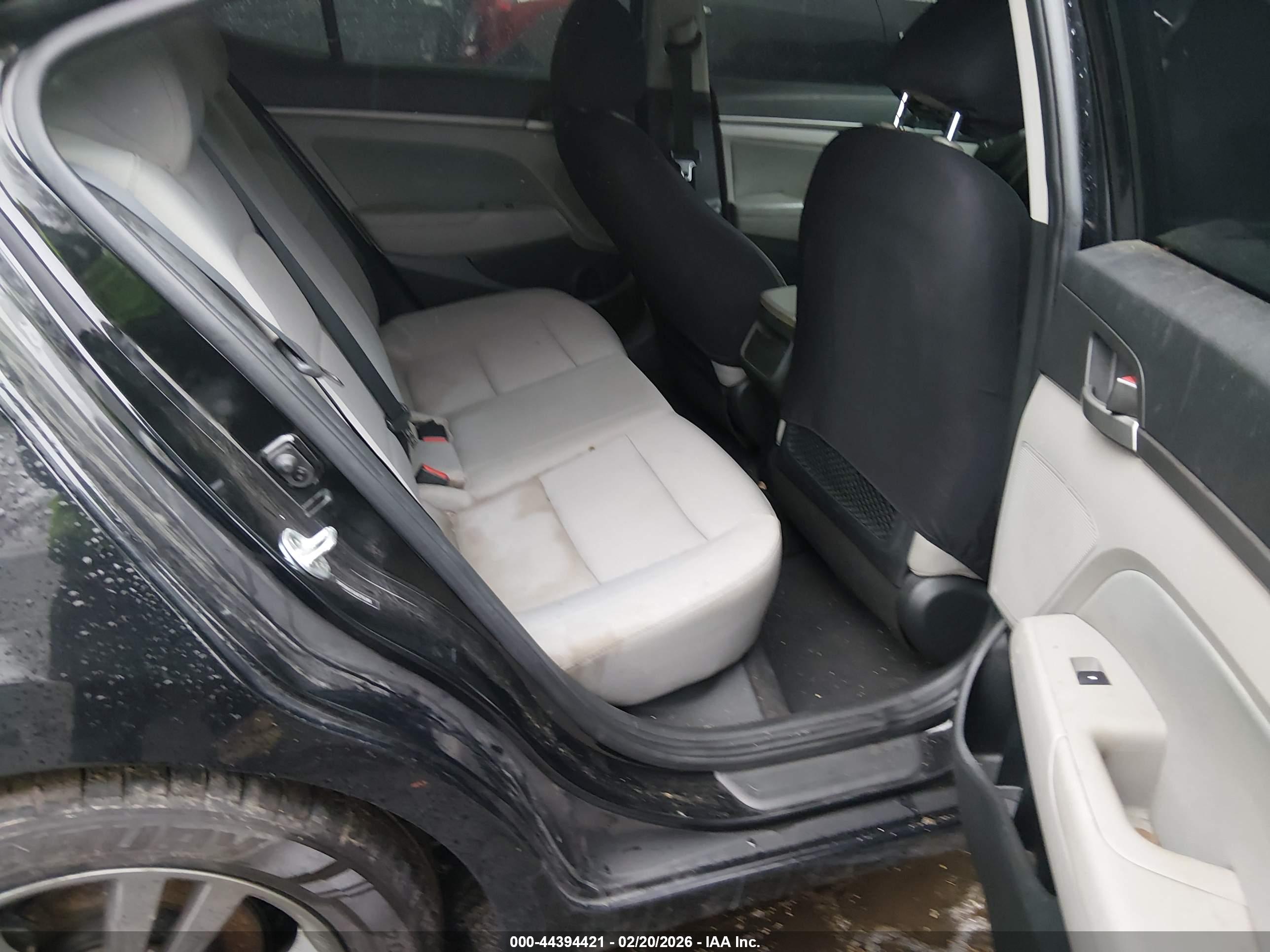 HYUNDAI ELANTRA image 8