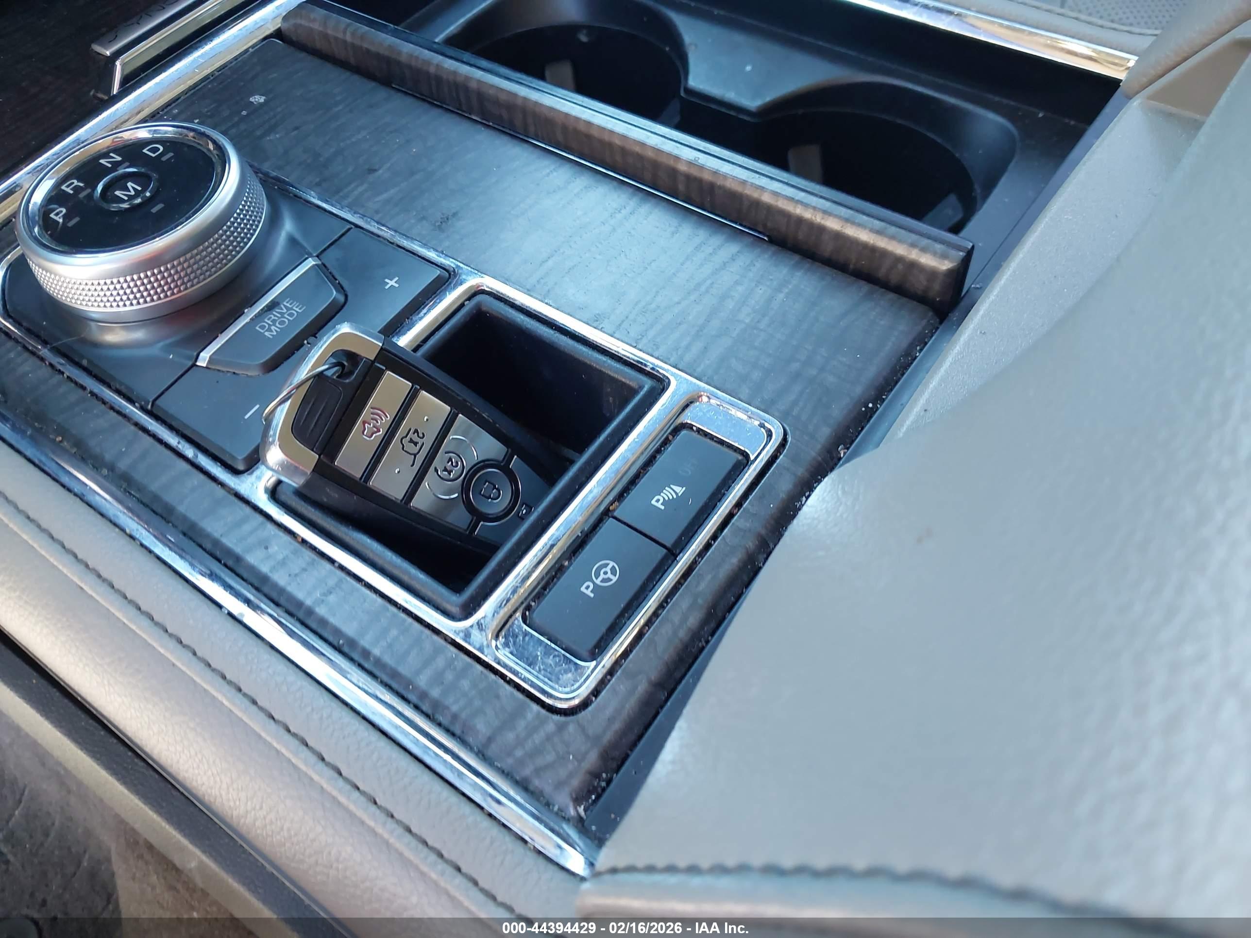 FORD EXPEDITION image 11