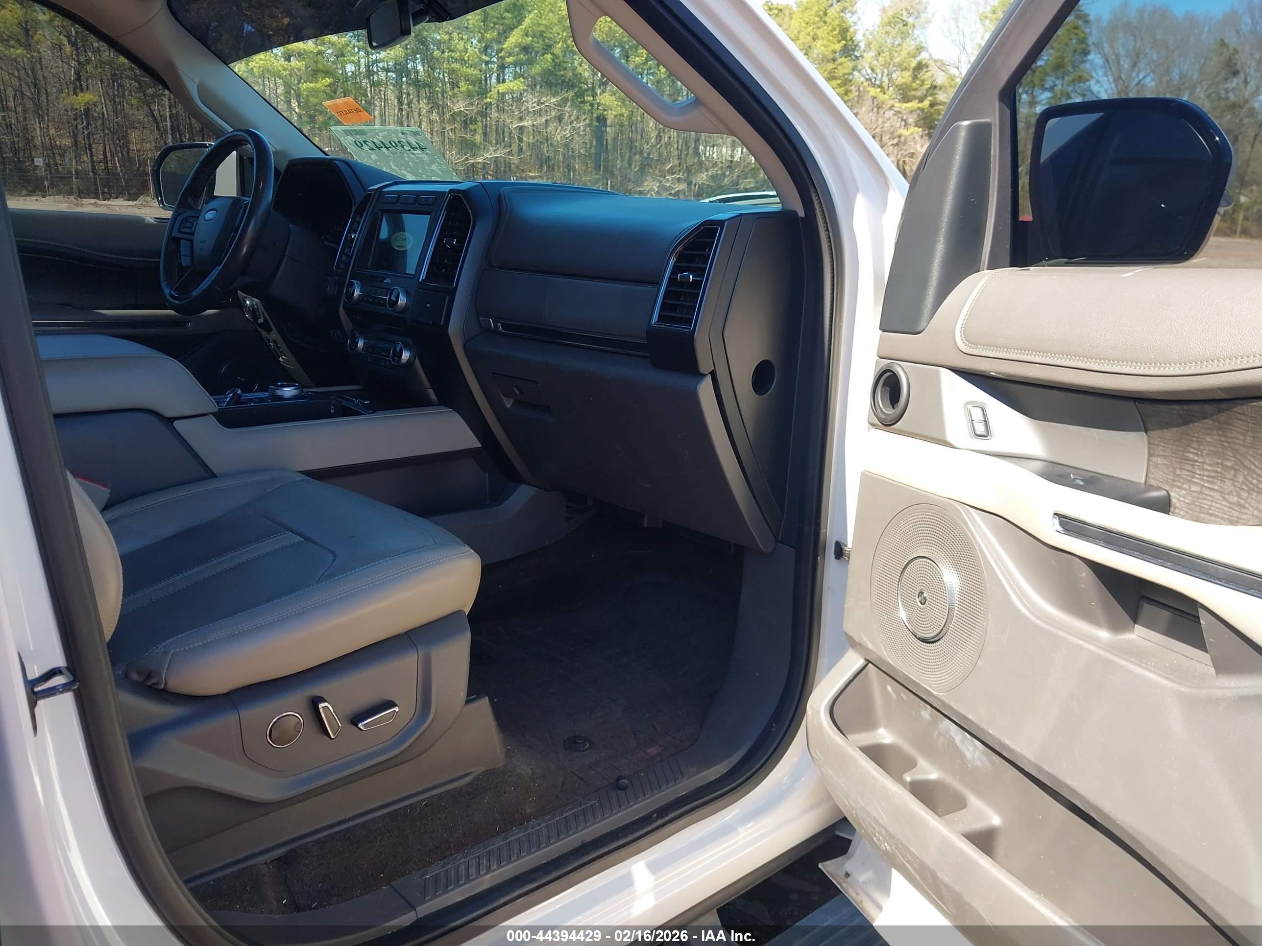FORD EXPEDITION image 5