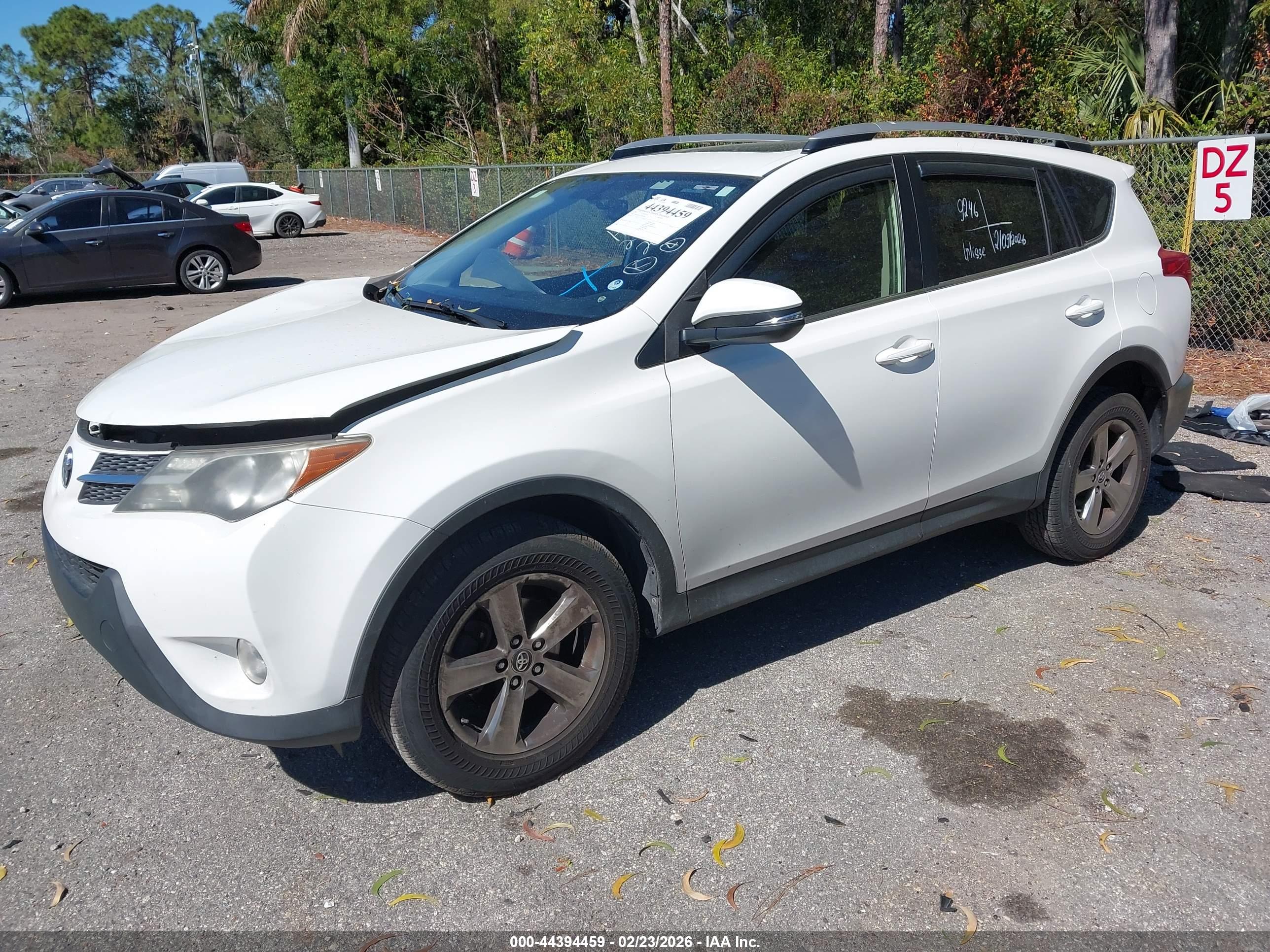 TOYOTA RAV4 image 2