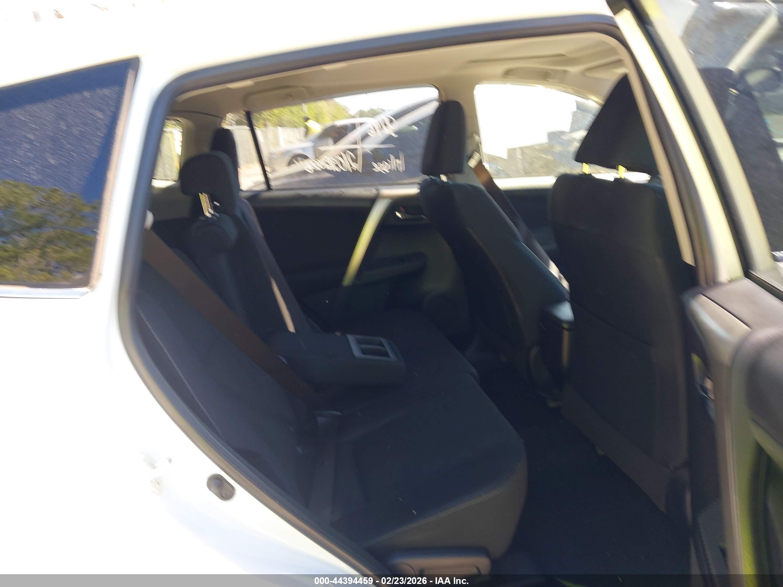 TOYOTA RAV4 image 8