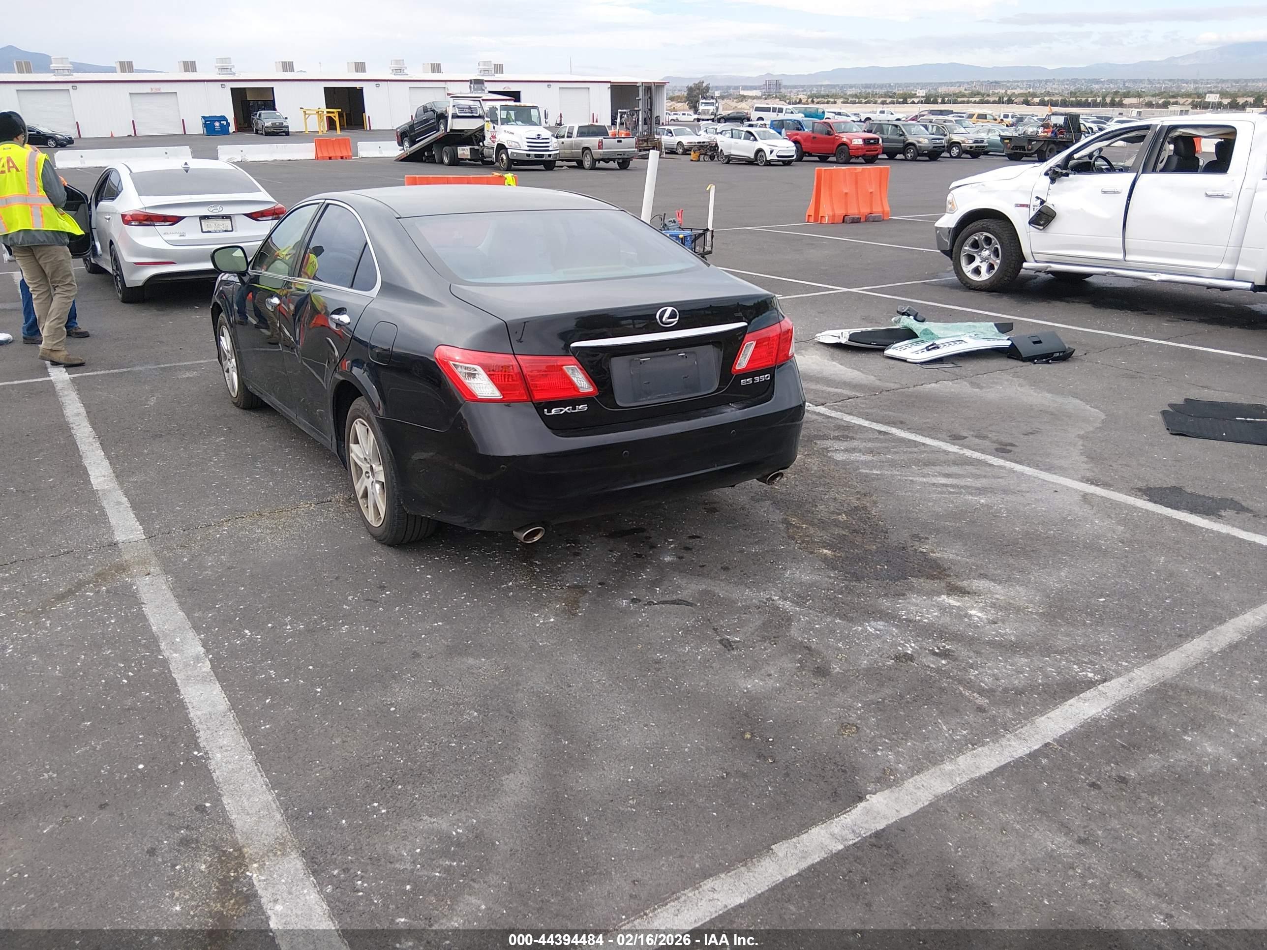 LEXUS ES image 3