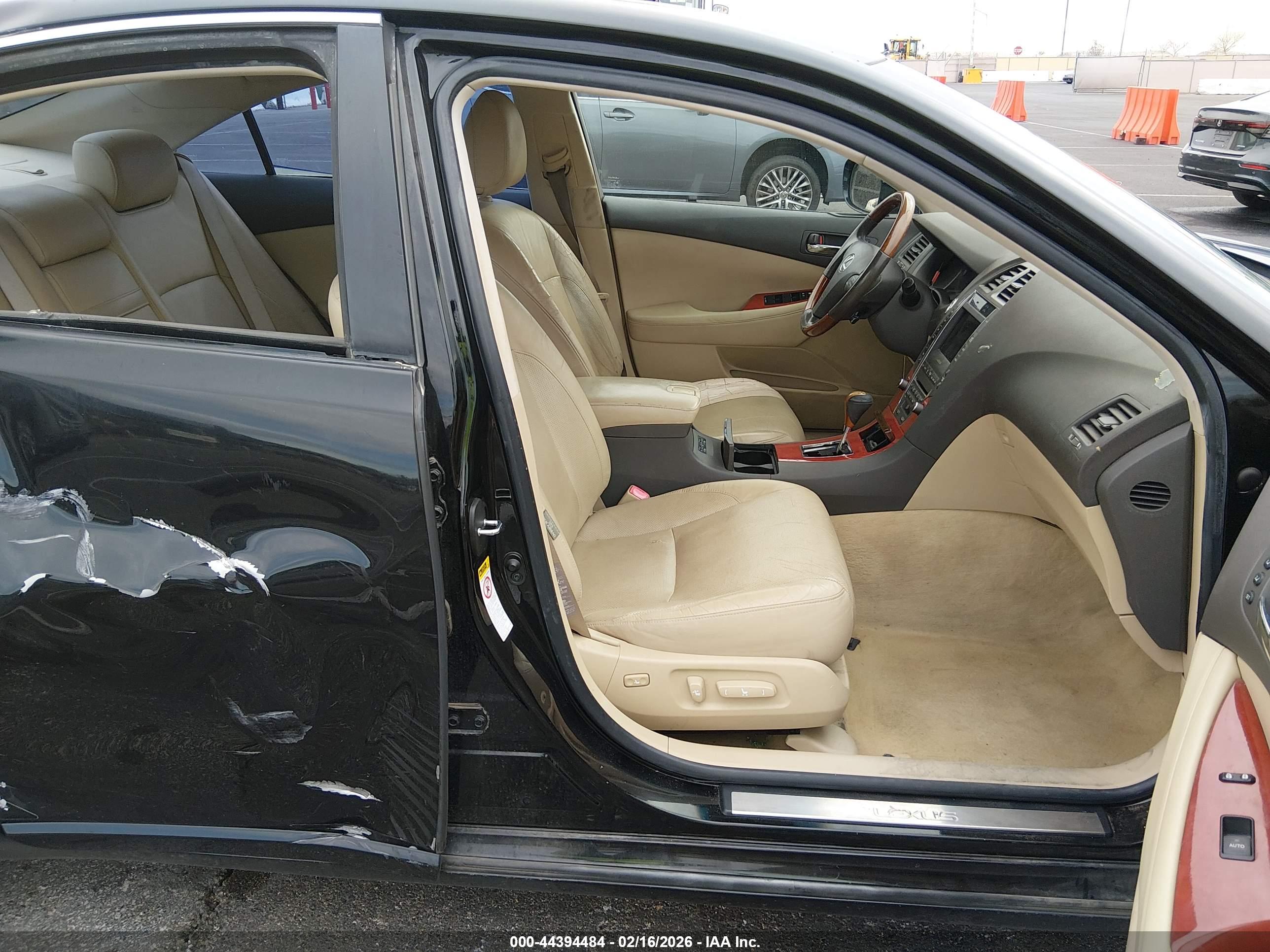 LEXUS ES image 5