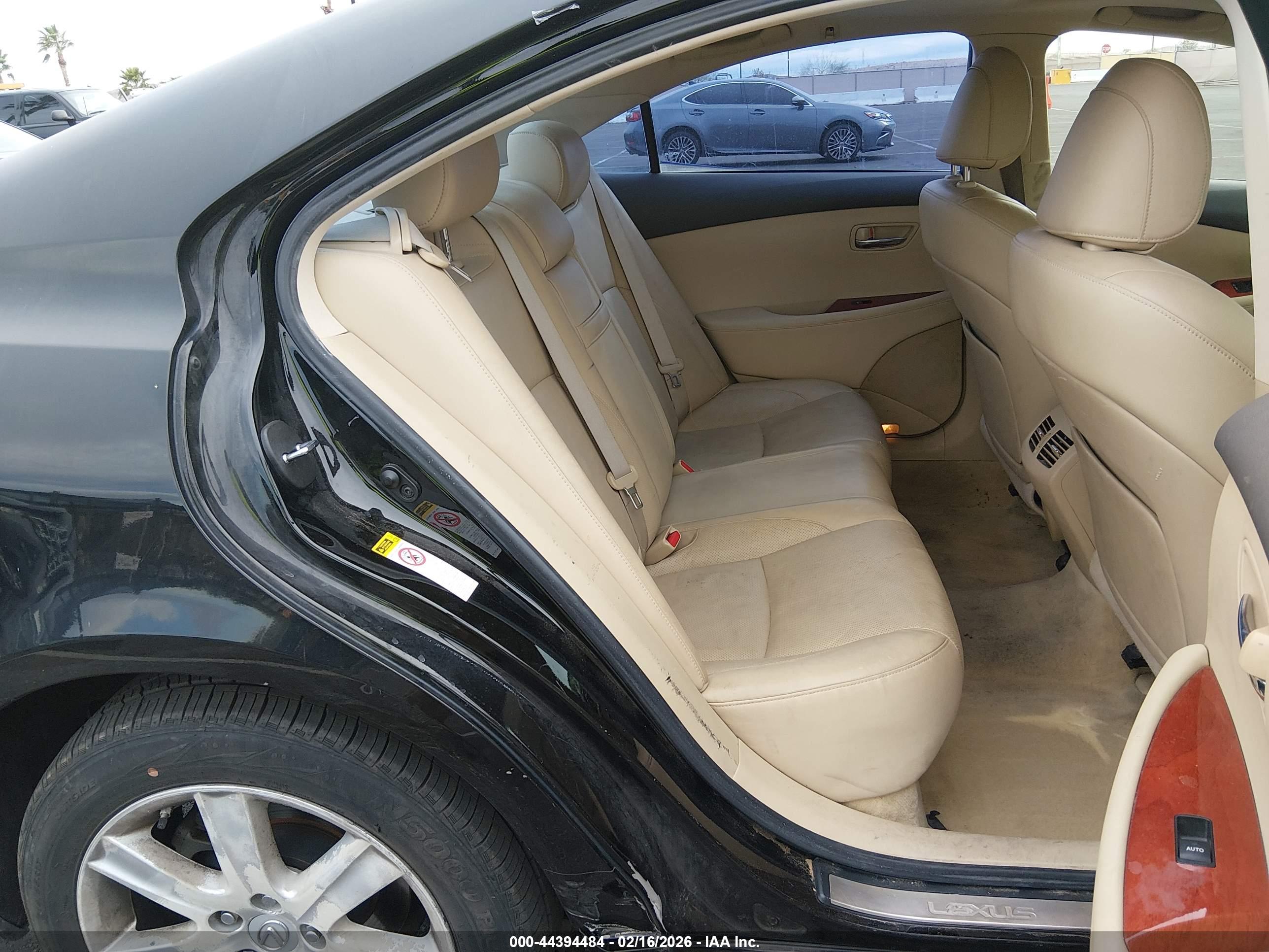 LEXUS ES image 8