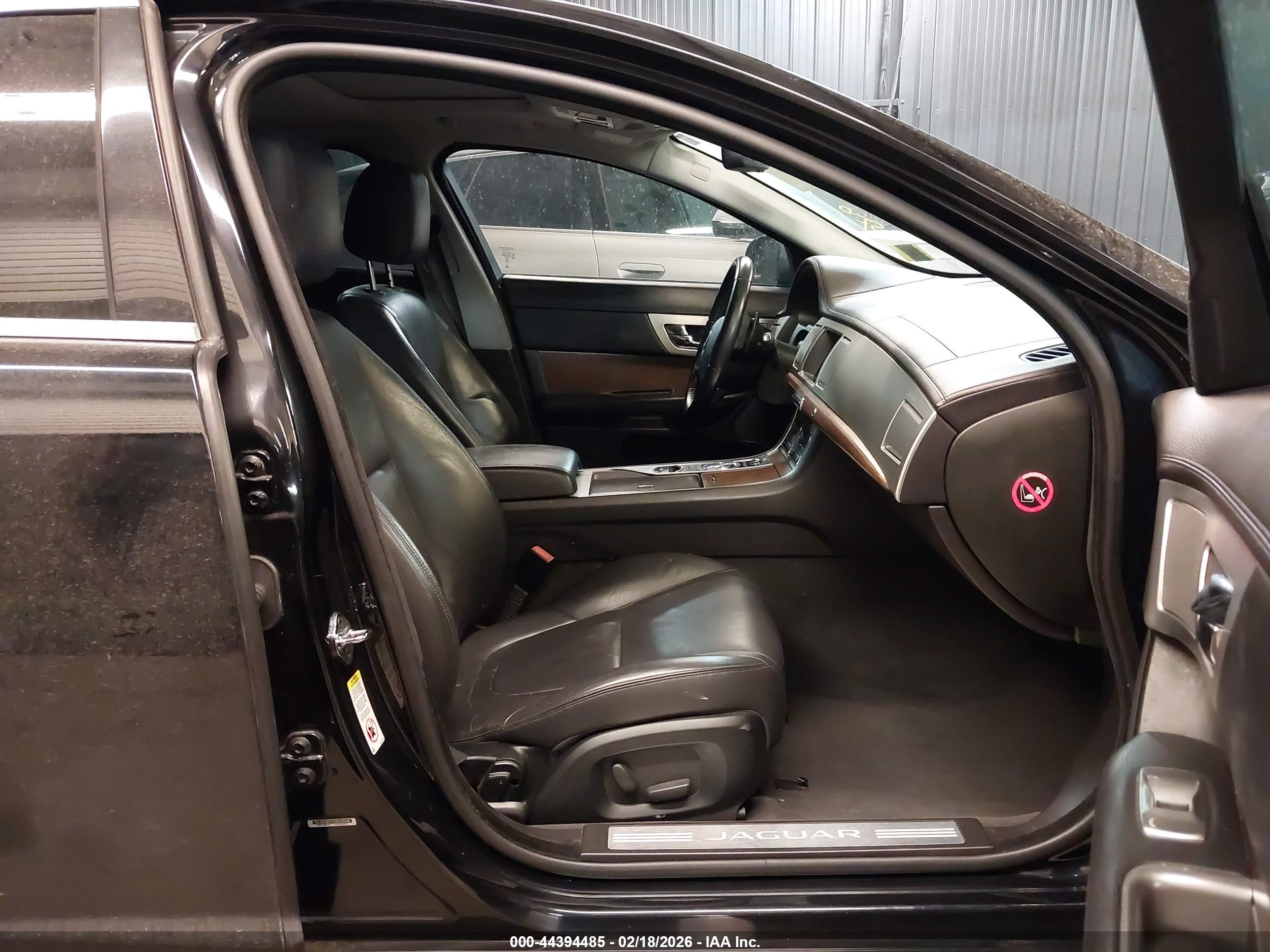 JAGUAR XF image 5