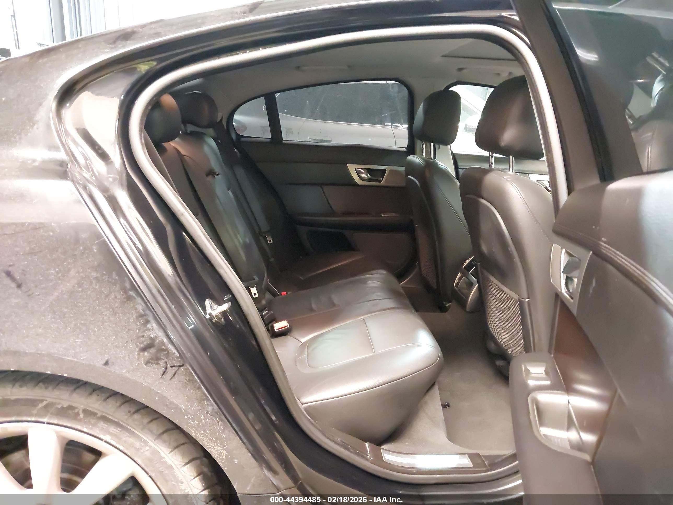 JAGUAR XF image 8