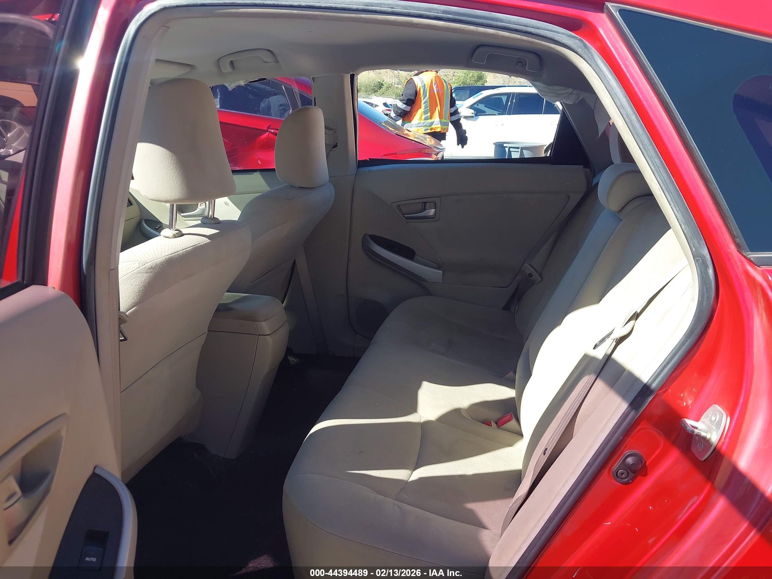 TOYOTA PRIUS image 8