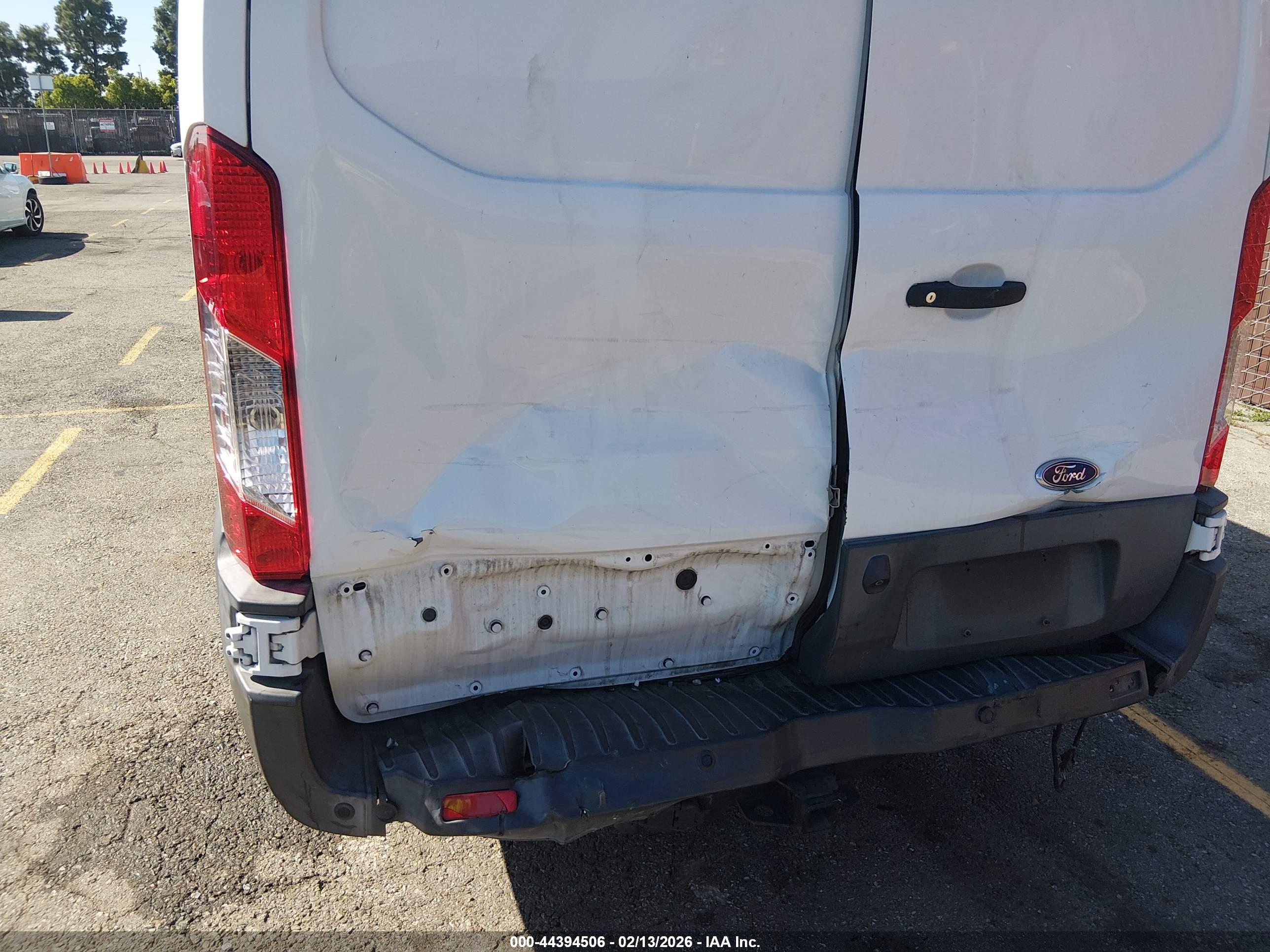 FORD TRANSIT-250 image 6