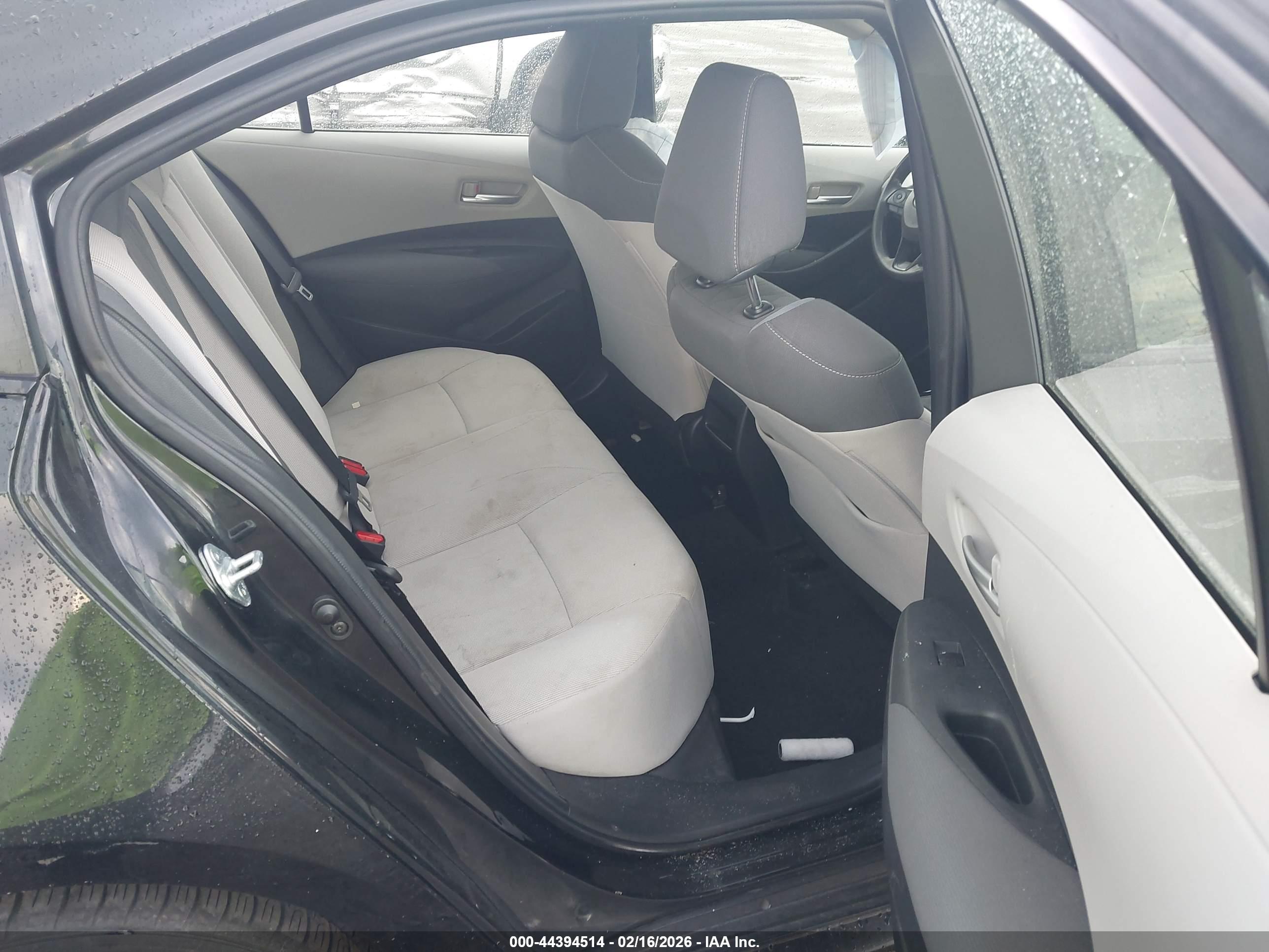 TOYOTA COROLLA image 8