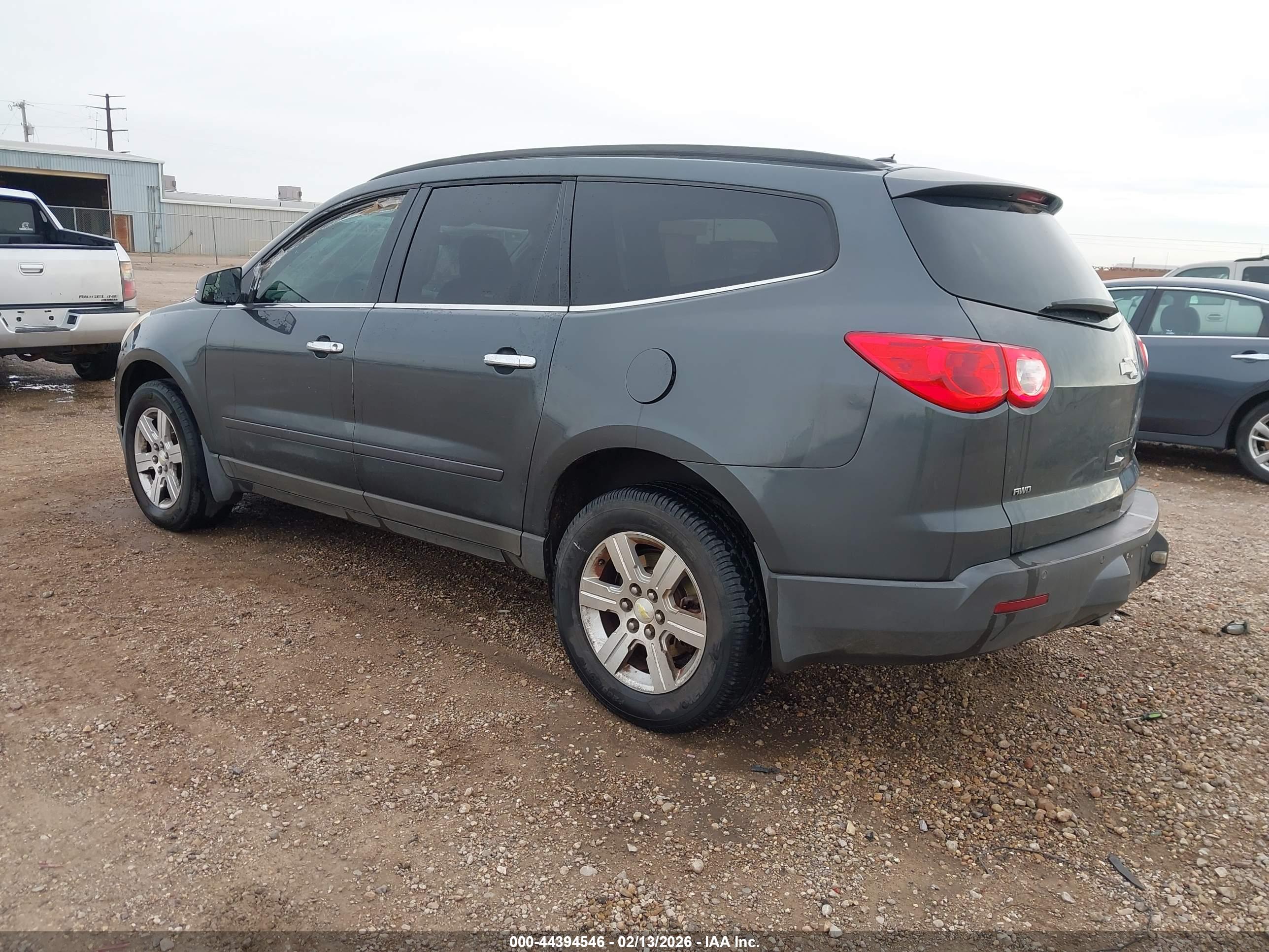 CHEVROLET TRAVERSE image 3