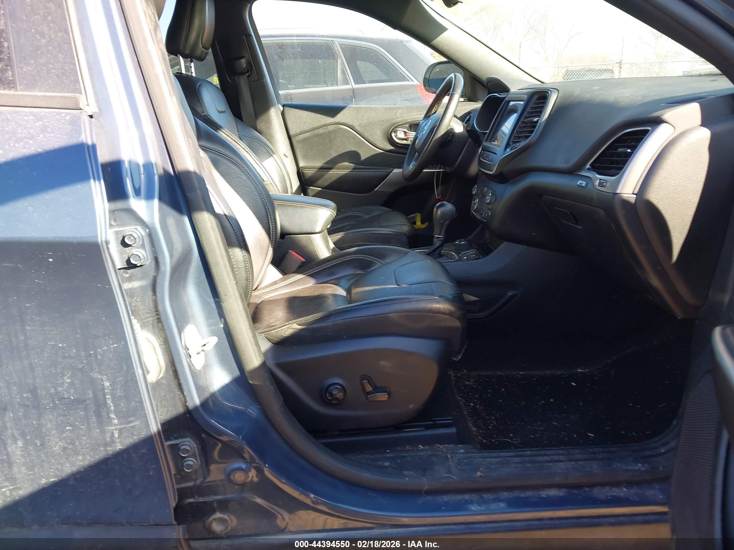 JEEP CHEROKEE image 5