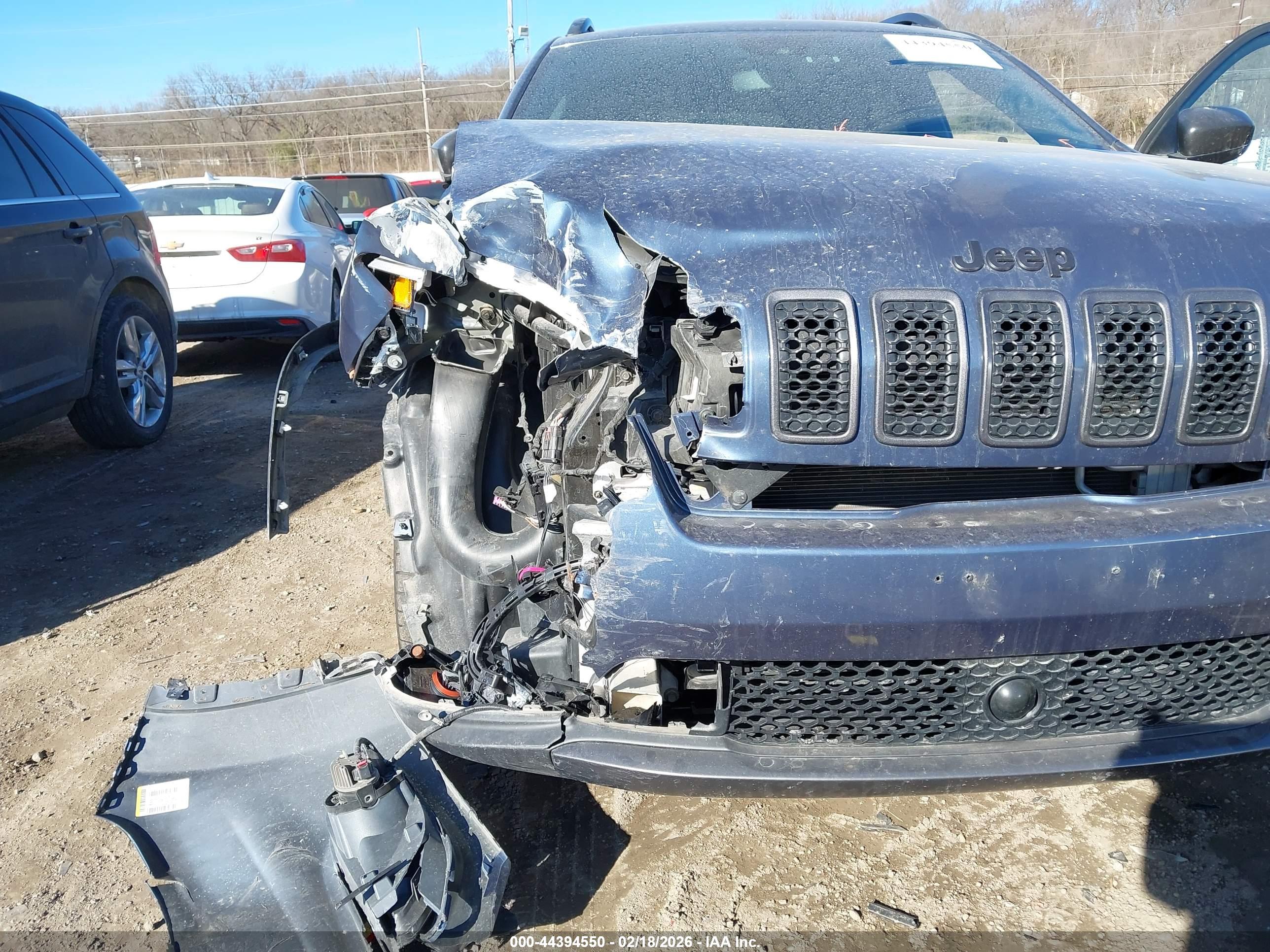 JEEP CHEROKEE image 6