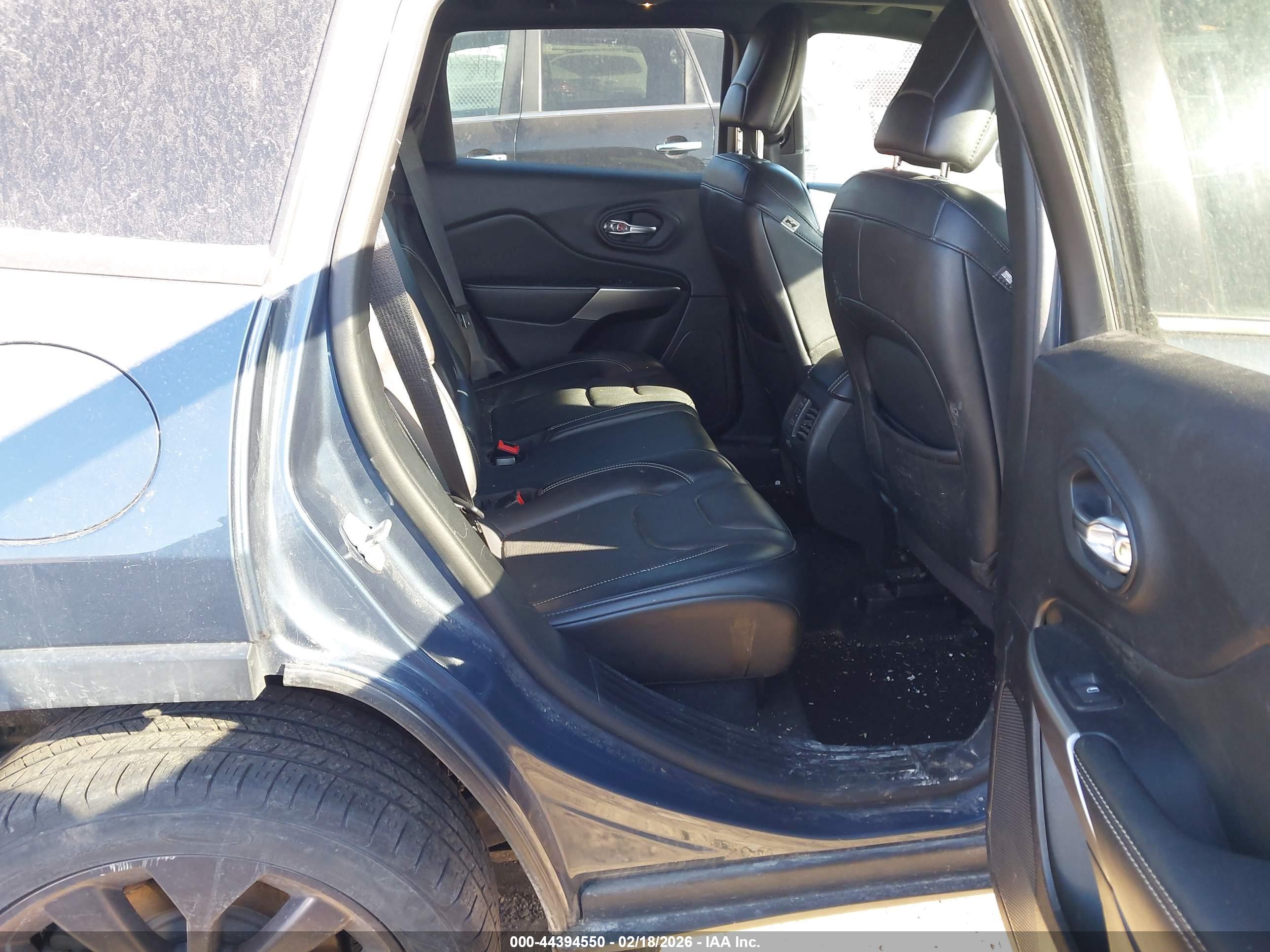 JEEP CHEROKEE image 8
