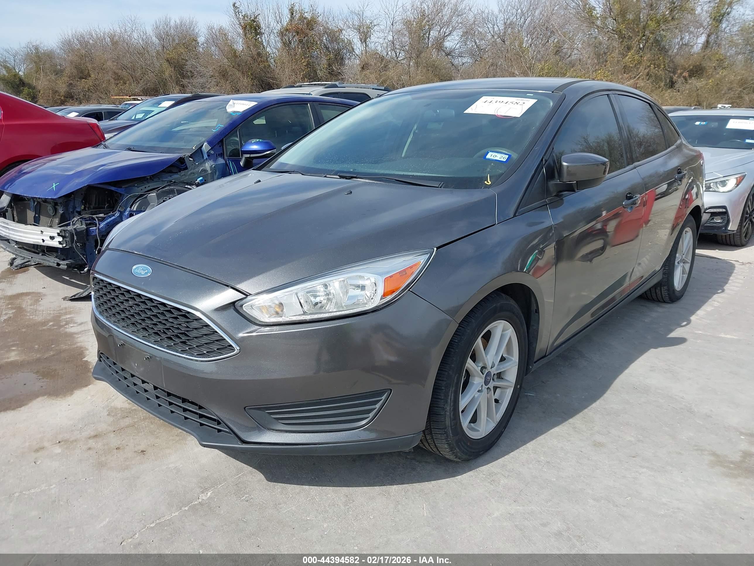FORD FOCUS image 2