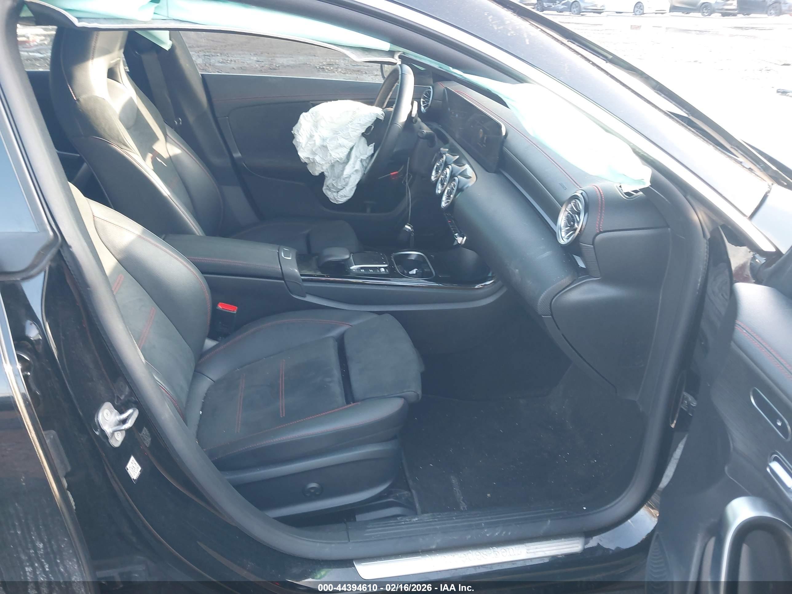 MERCEDES-BENZ CLA image 5