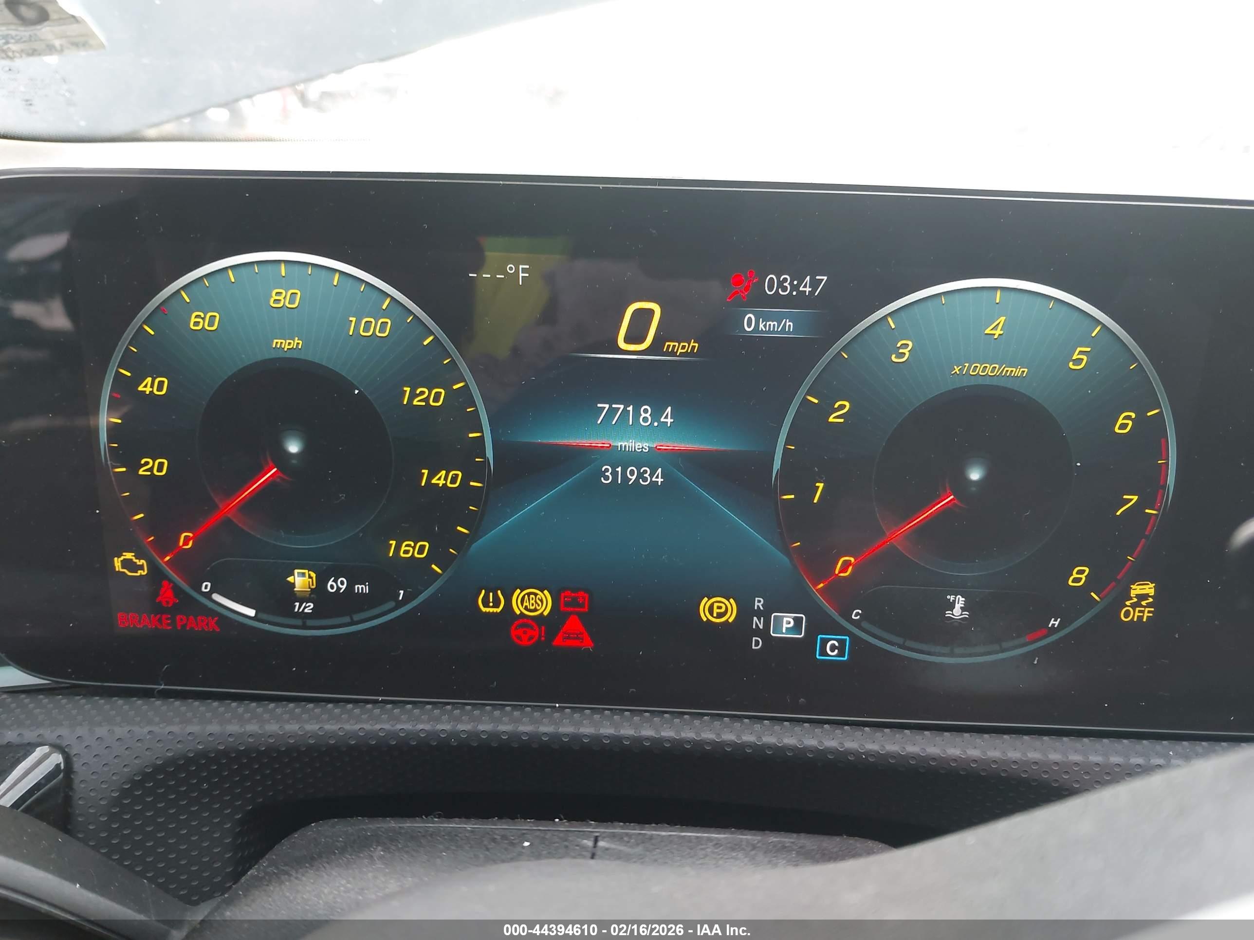 MERCEDES-BENZ CLA image 7