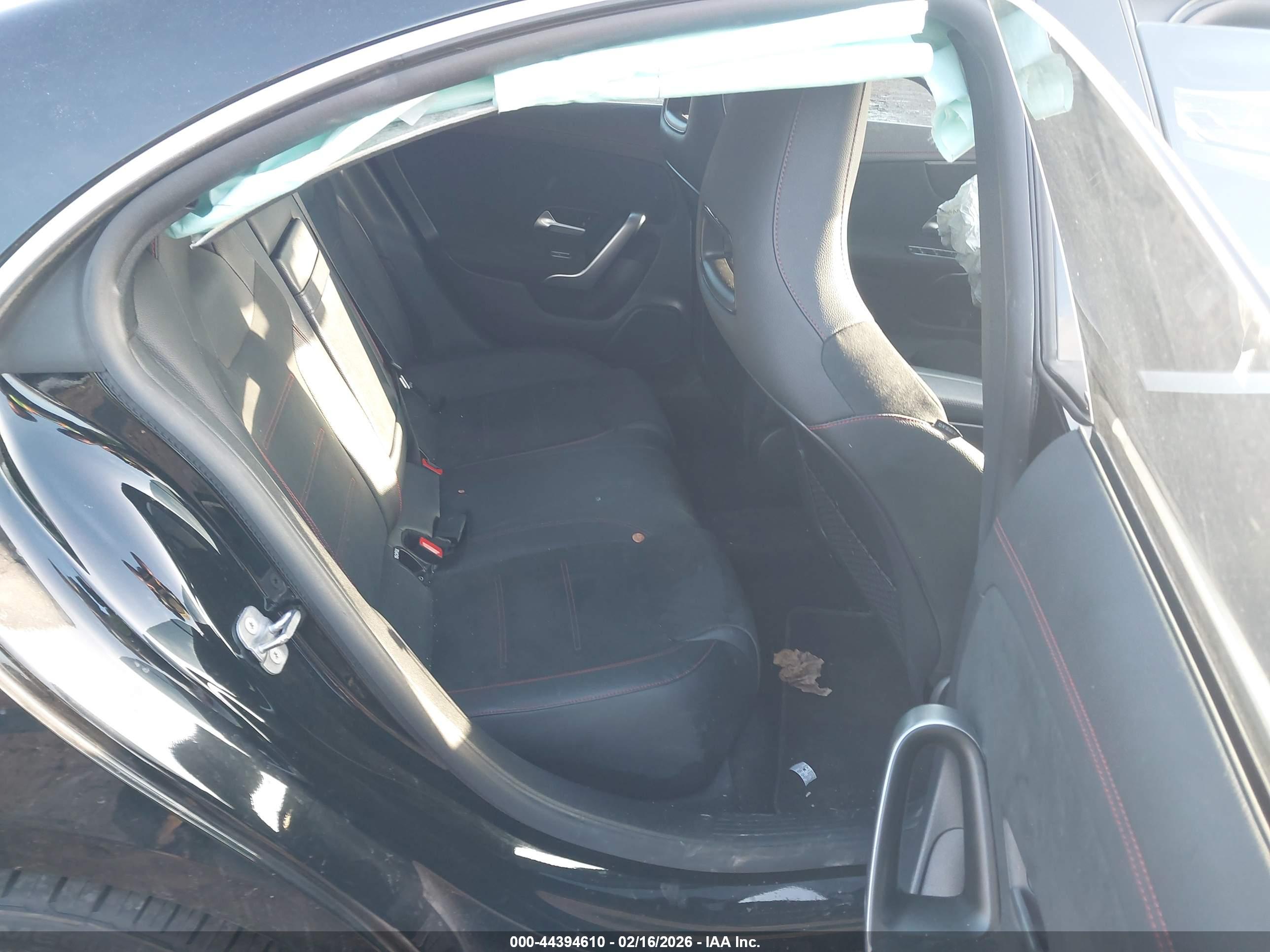 MERCEDES-BENZ CLA image 8