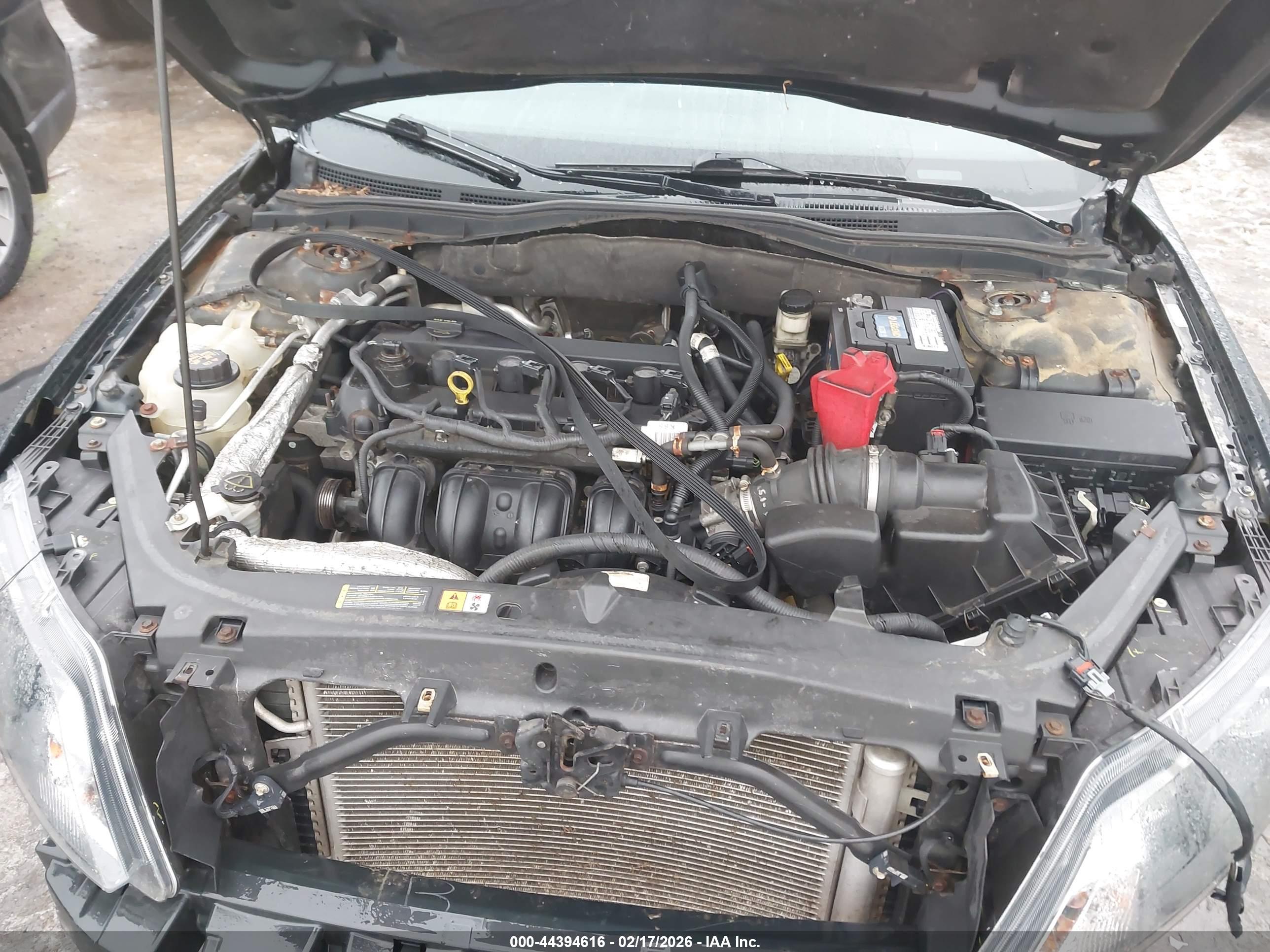 FORD FUSION image 10