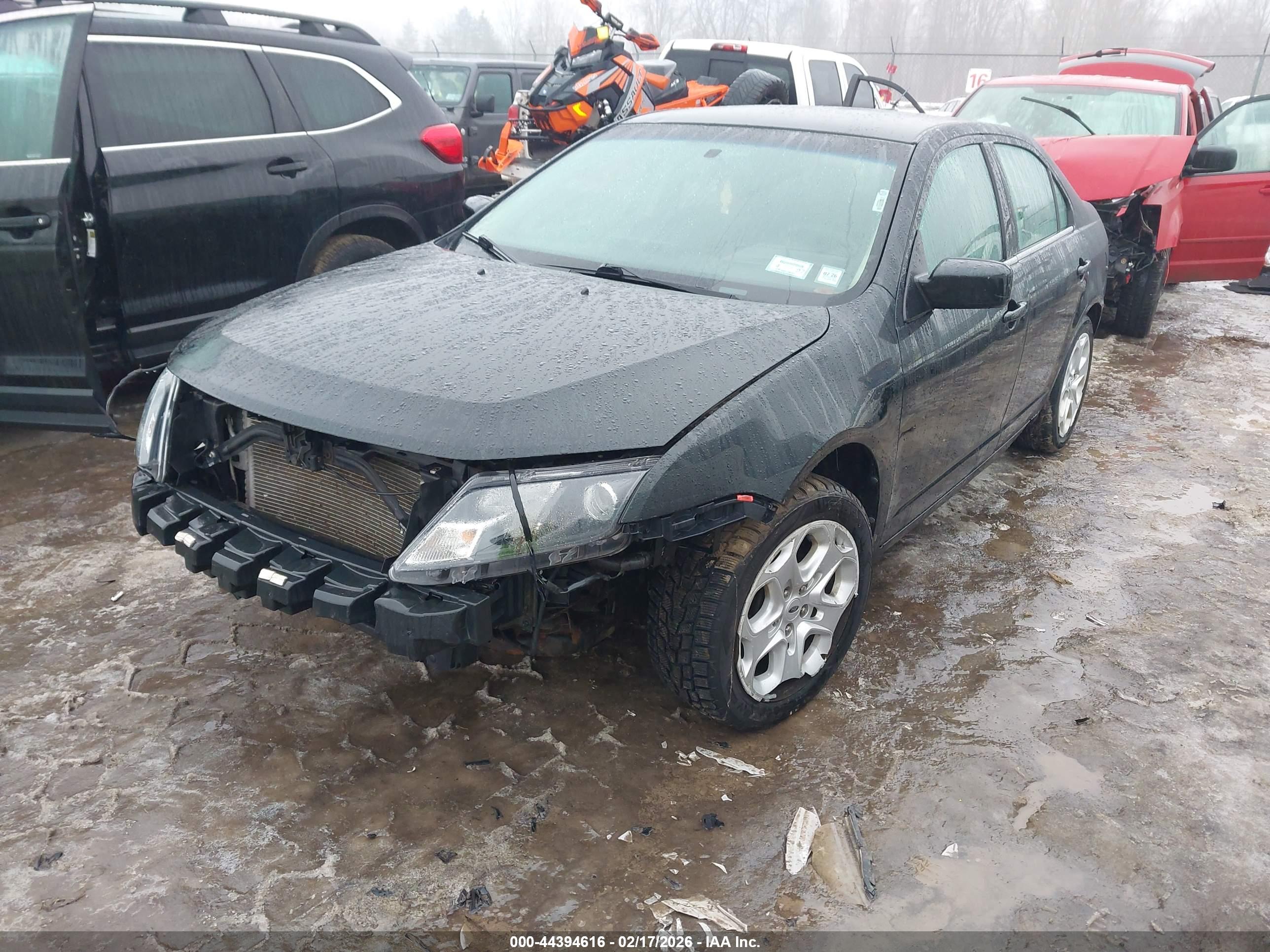 FORD FUSION image 2