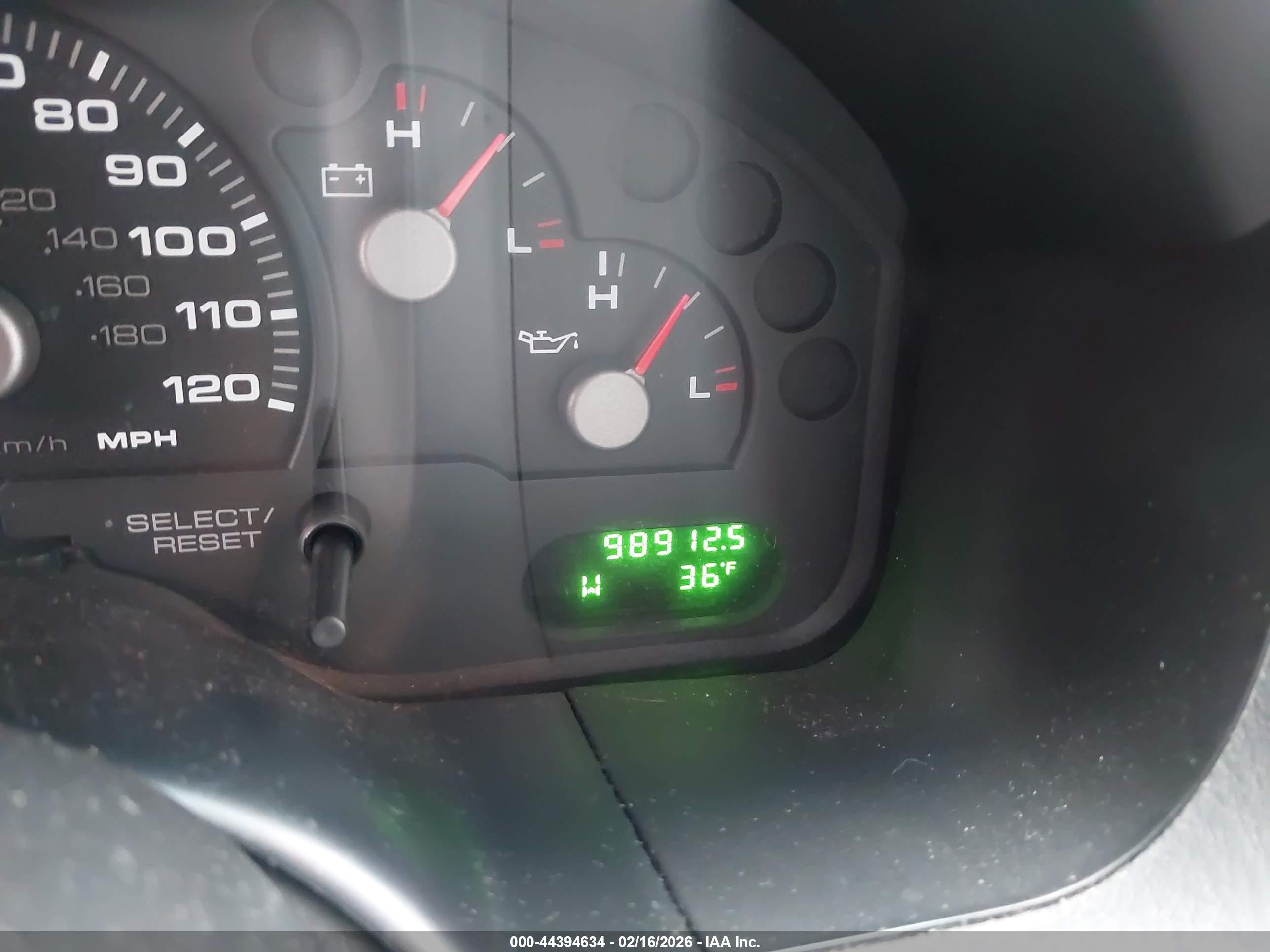 FORD EXPLORER image 7