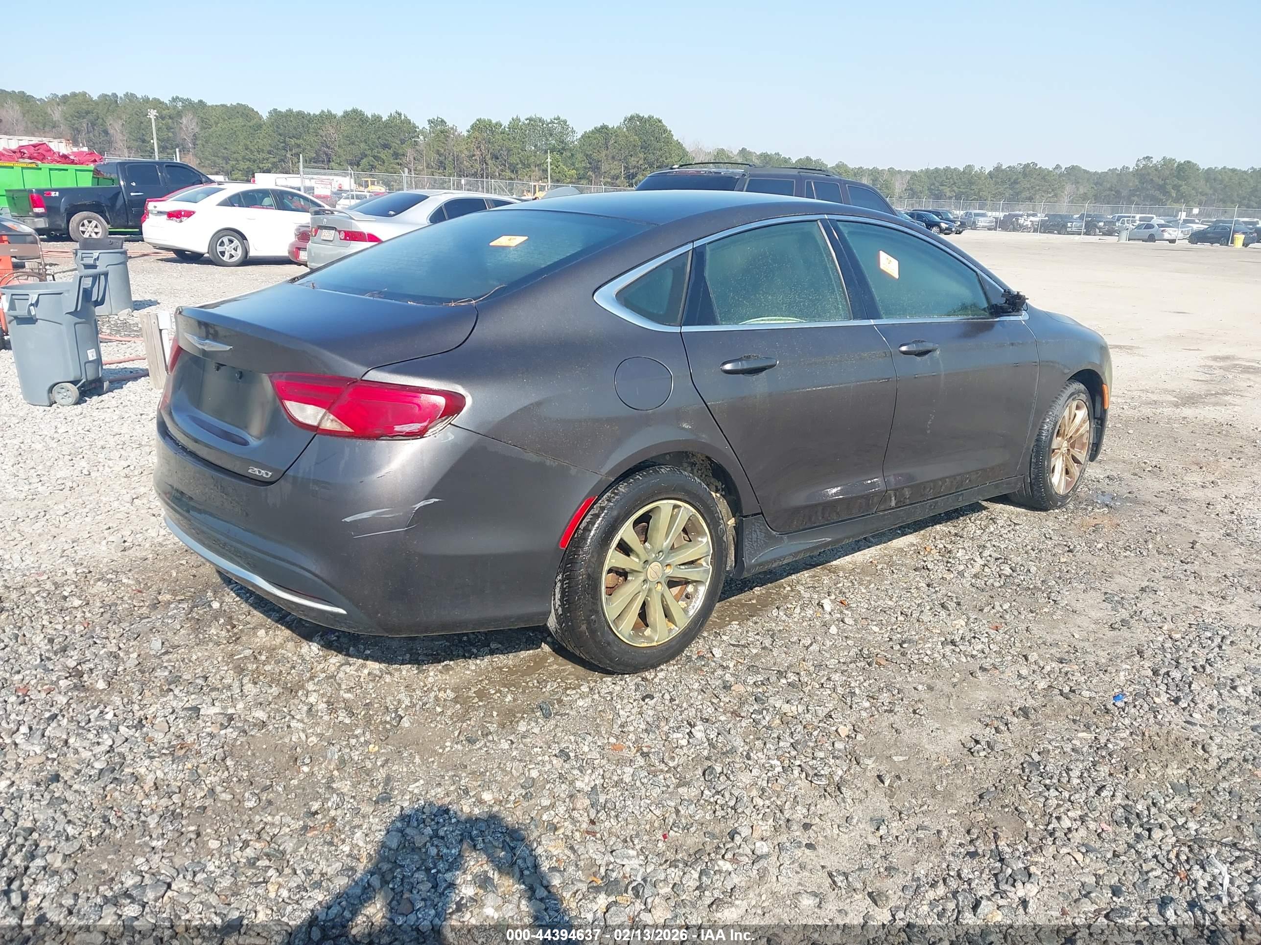CHRYSLER 200 image 4