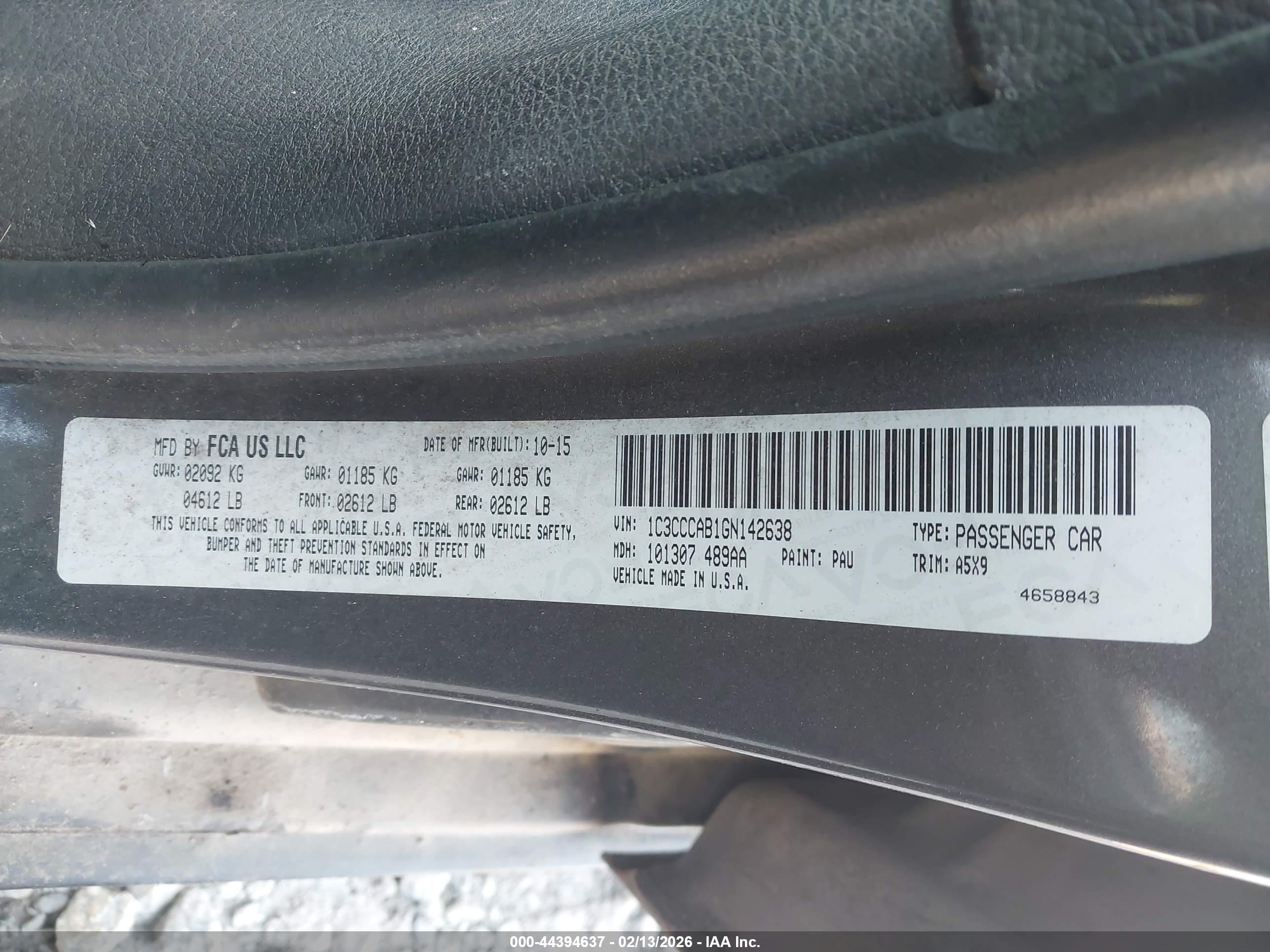 CHRYSLER 200 image 9
