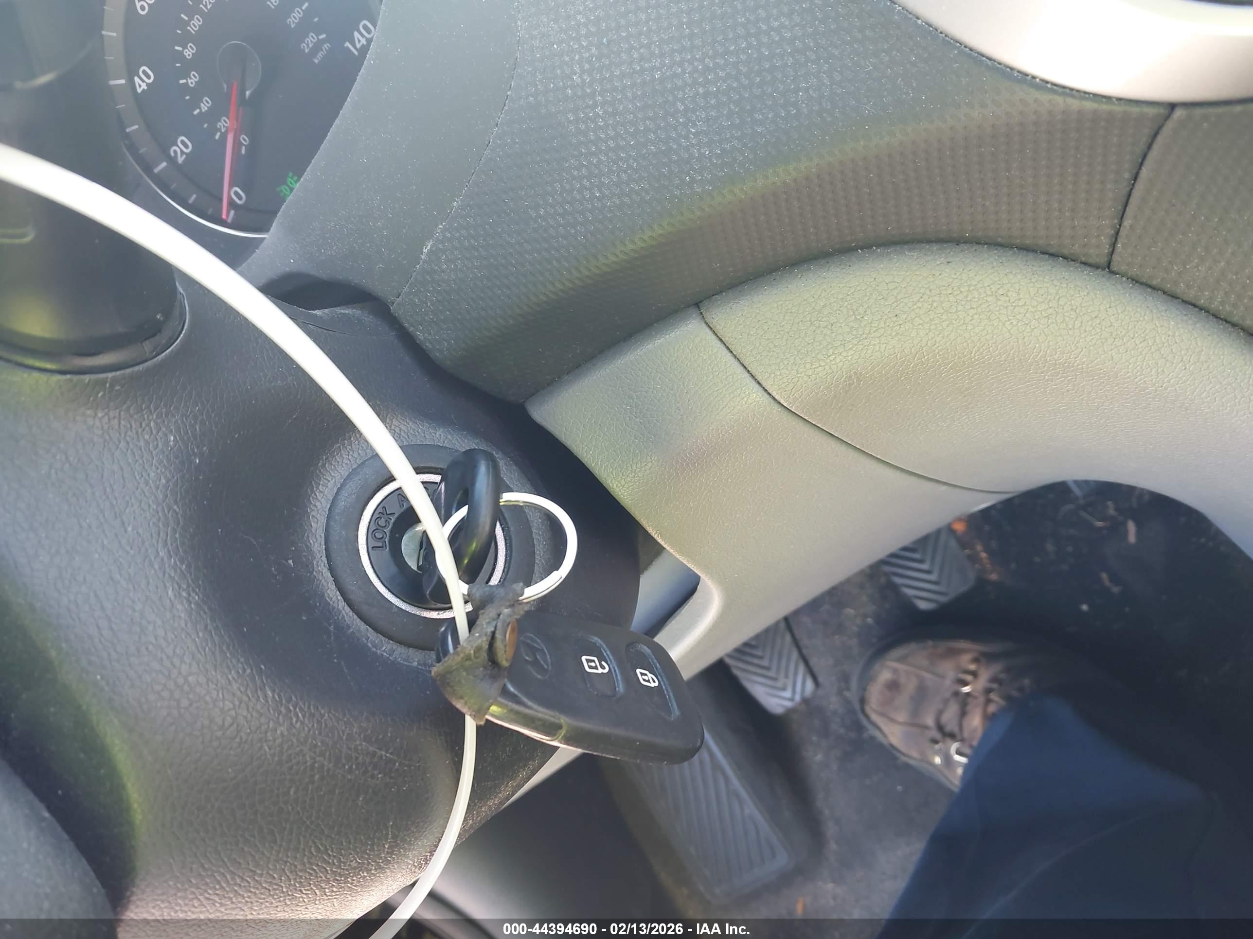 HYUNDAI ACCENT image 11