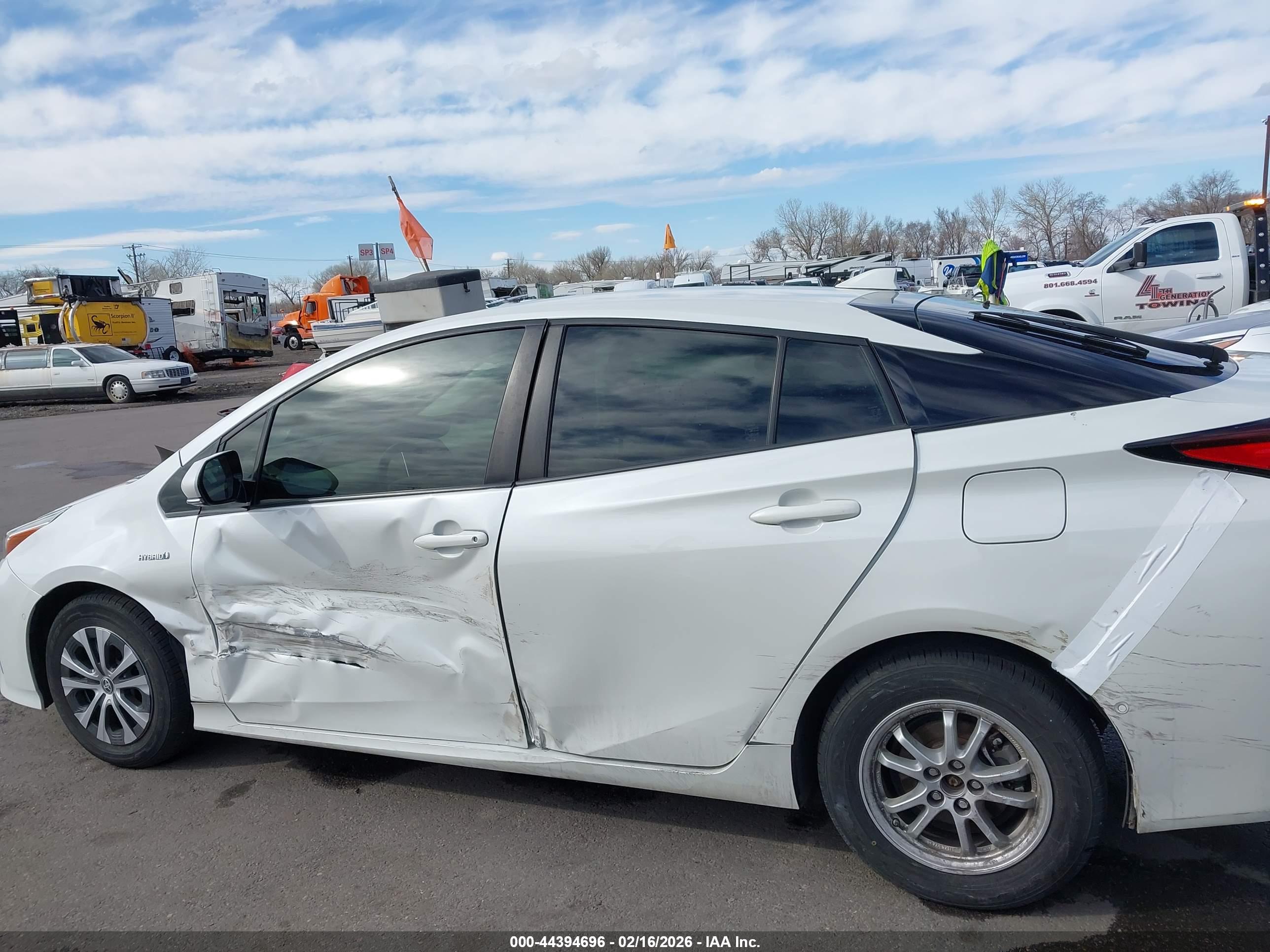TOYOTA PRIUS image 6