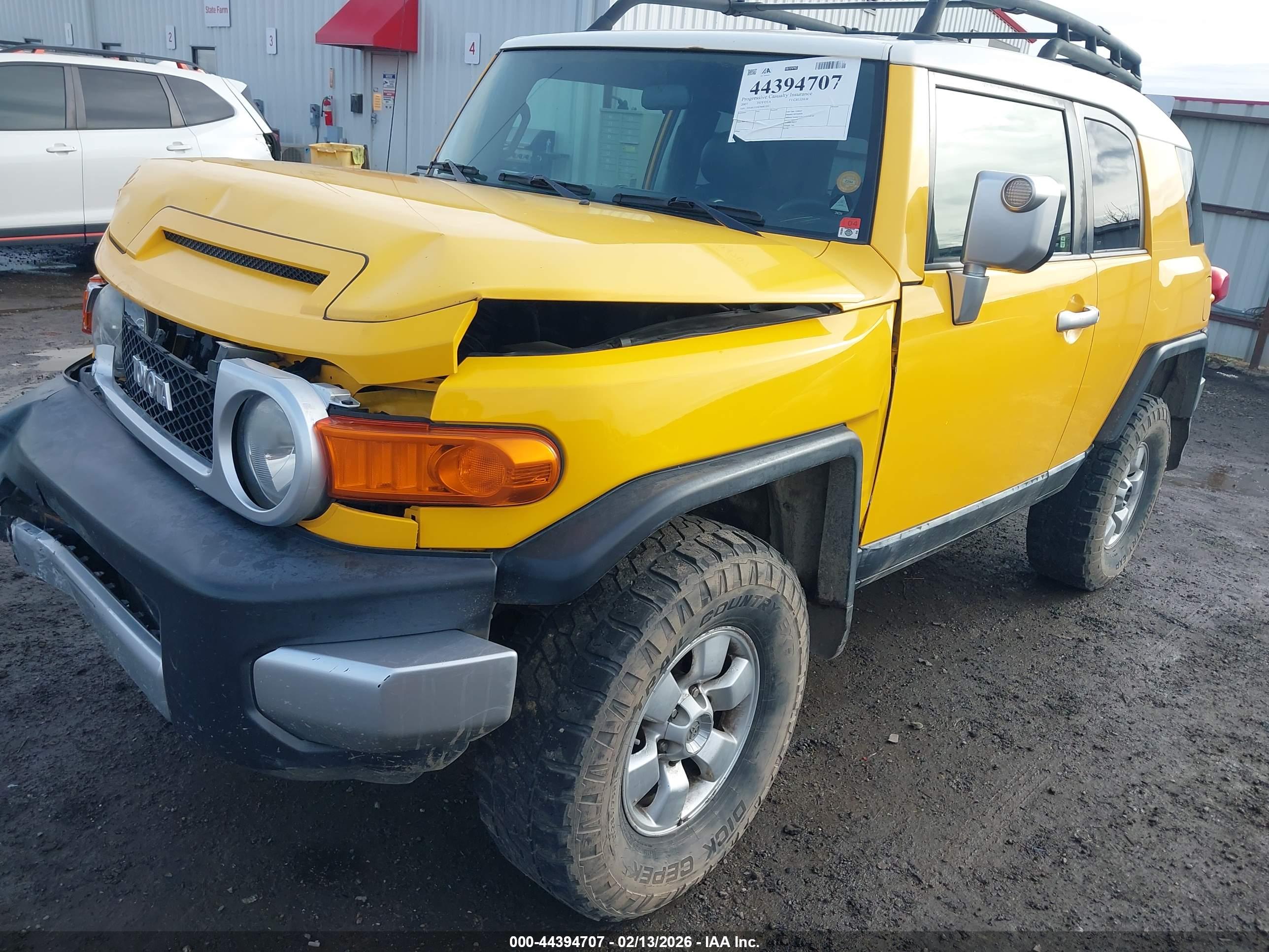 TOYOTA FJ image 2