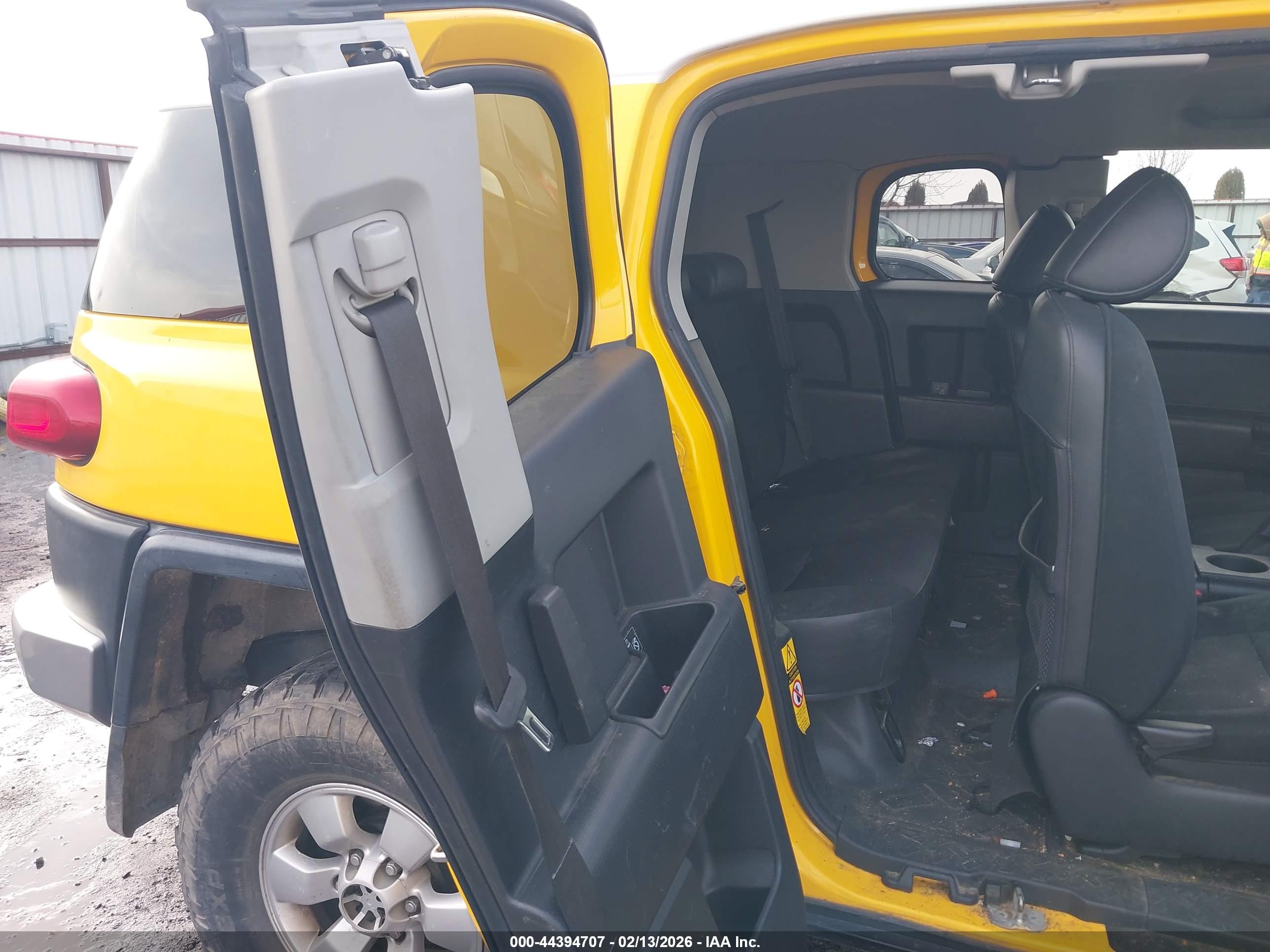 TOYOTA FJ image 8