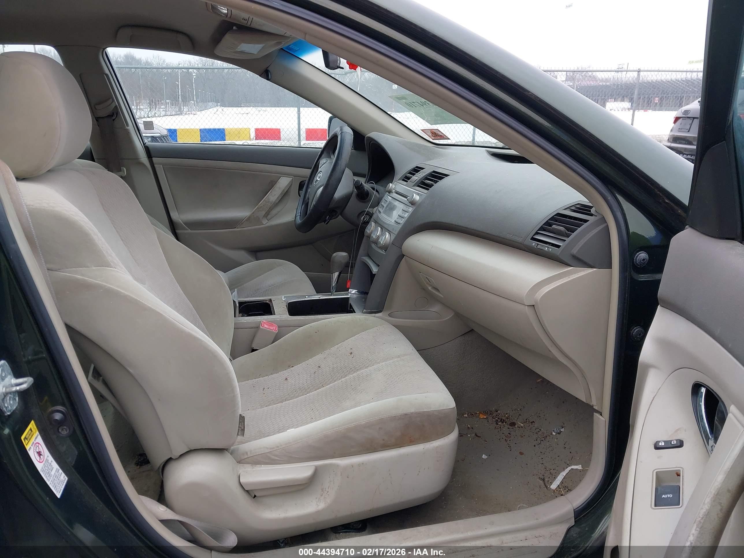 TOYOTA CAMRY image 5
